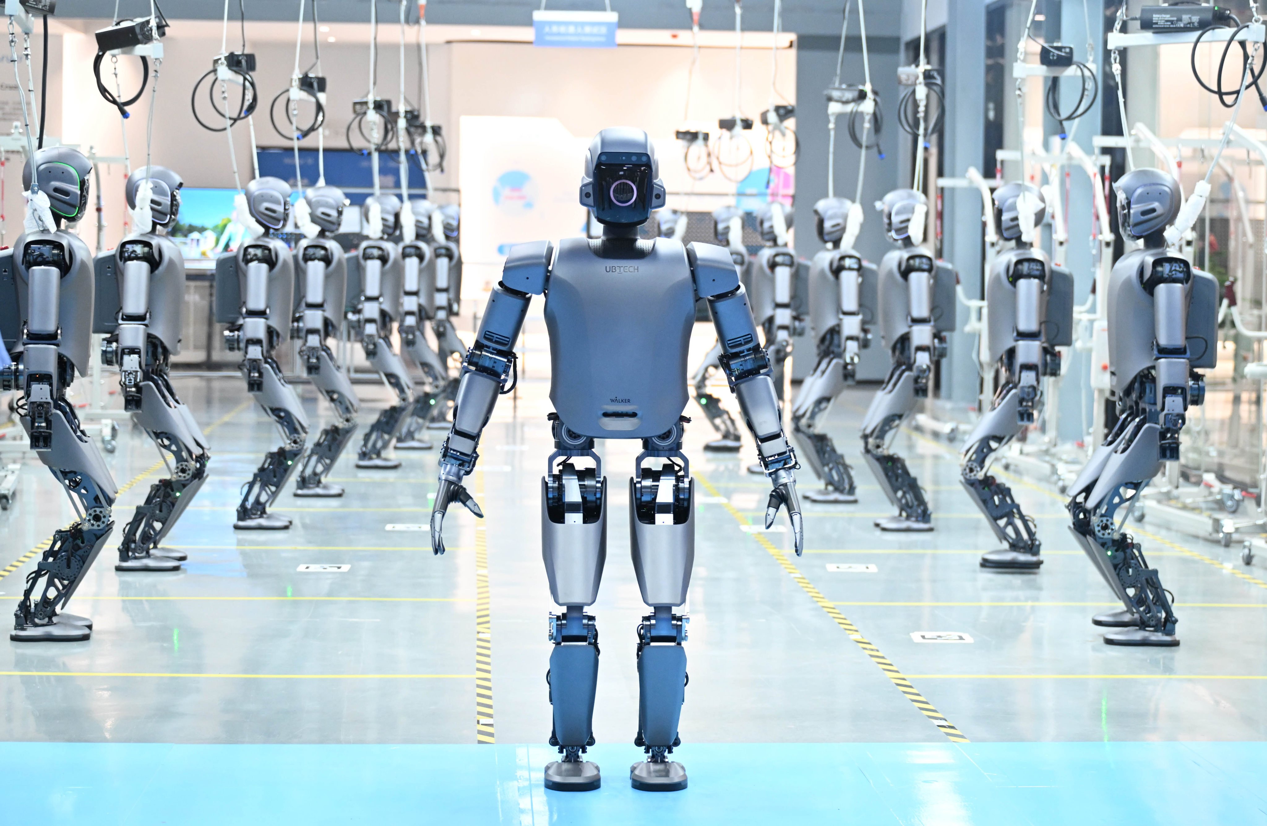 Humanoid robots are mostly used in industrial applications, while large-scale deployment of the robots for military use remains a distant prospect.
Photo: Xinhua