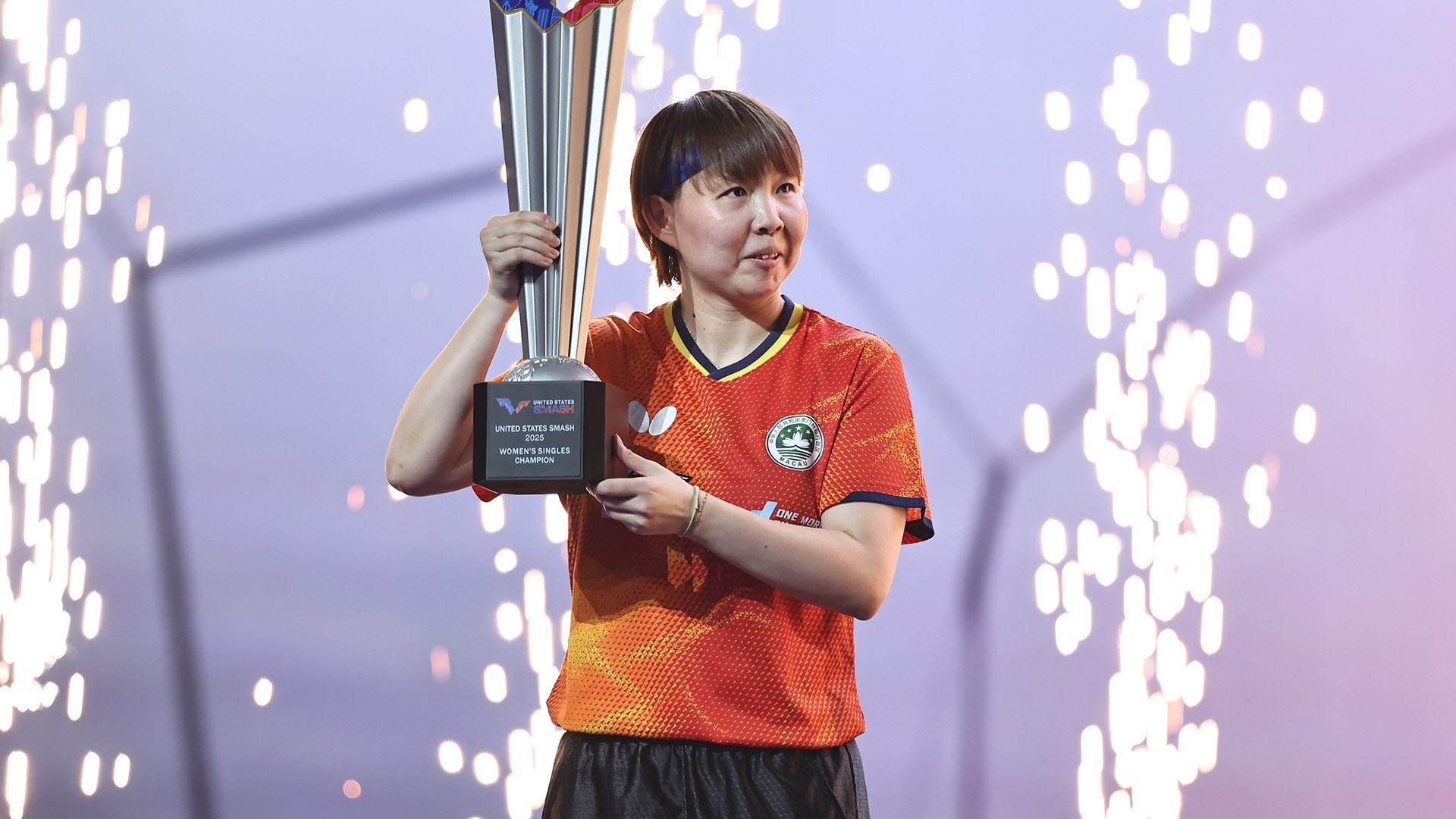 Zhu Yuling with her women’s singles trophy following her final victory over Chen Yi in Las Vegas. Photo: Handout