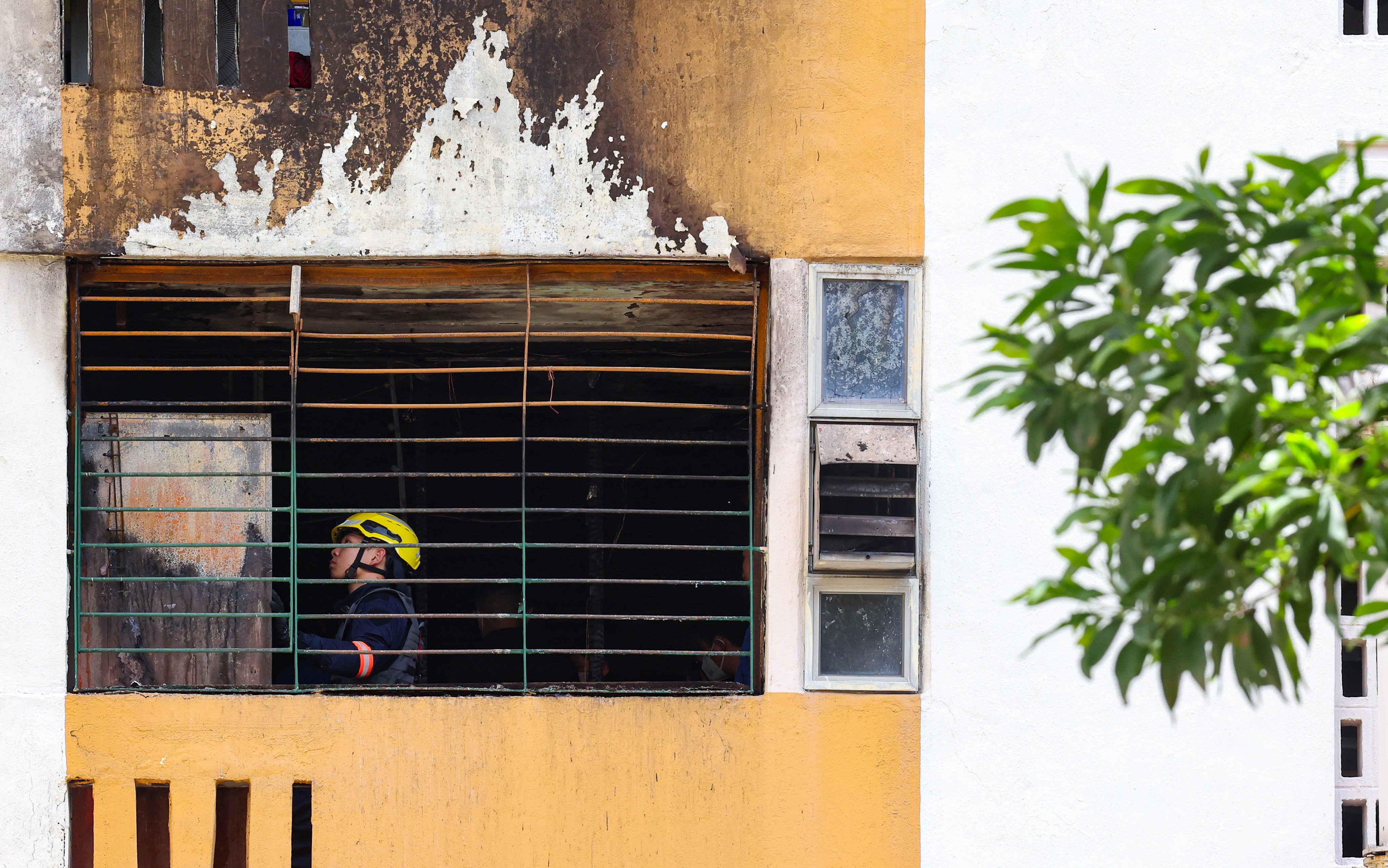 A fire broke out at a flat in Lai King Estate at around 5am on Monday. Photo: Jelly Tse