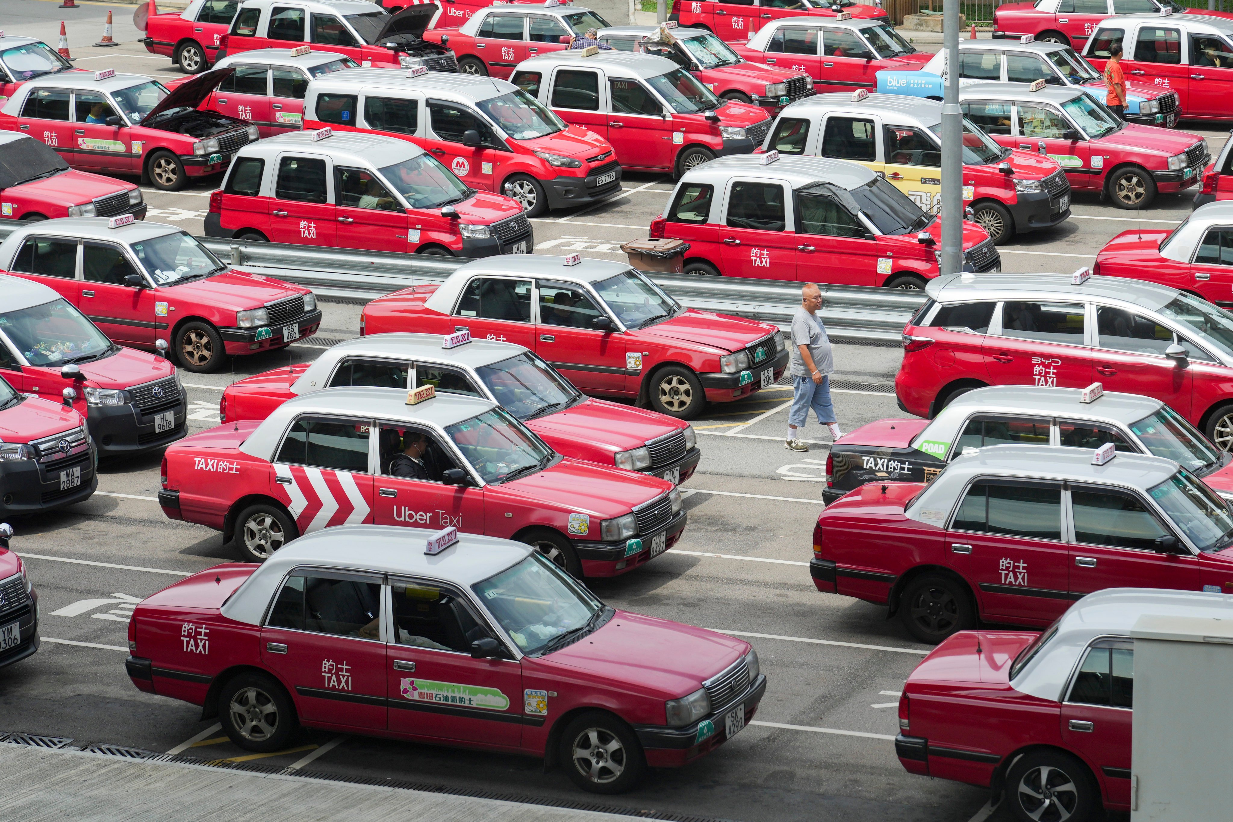 Hong Kong authorities will reserve the power to regulate the fares of ride-hailing services to prevent cutthroat competition among platforms and the taxi industry: Photo: Sam Tsang