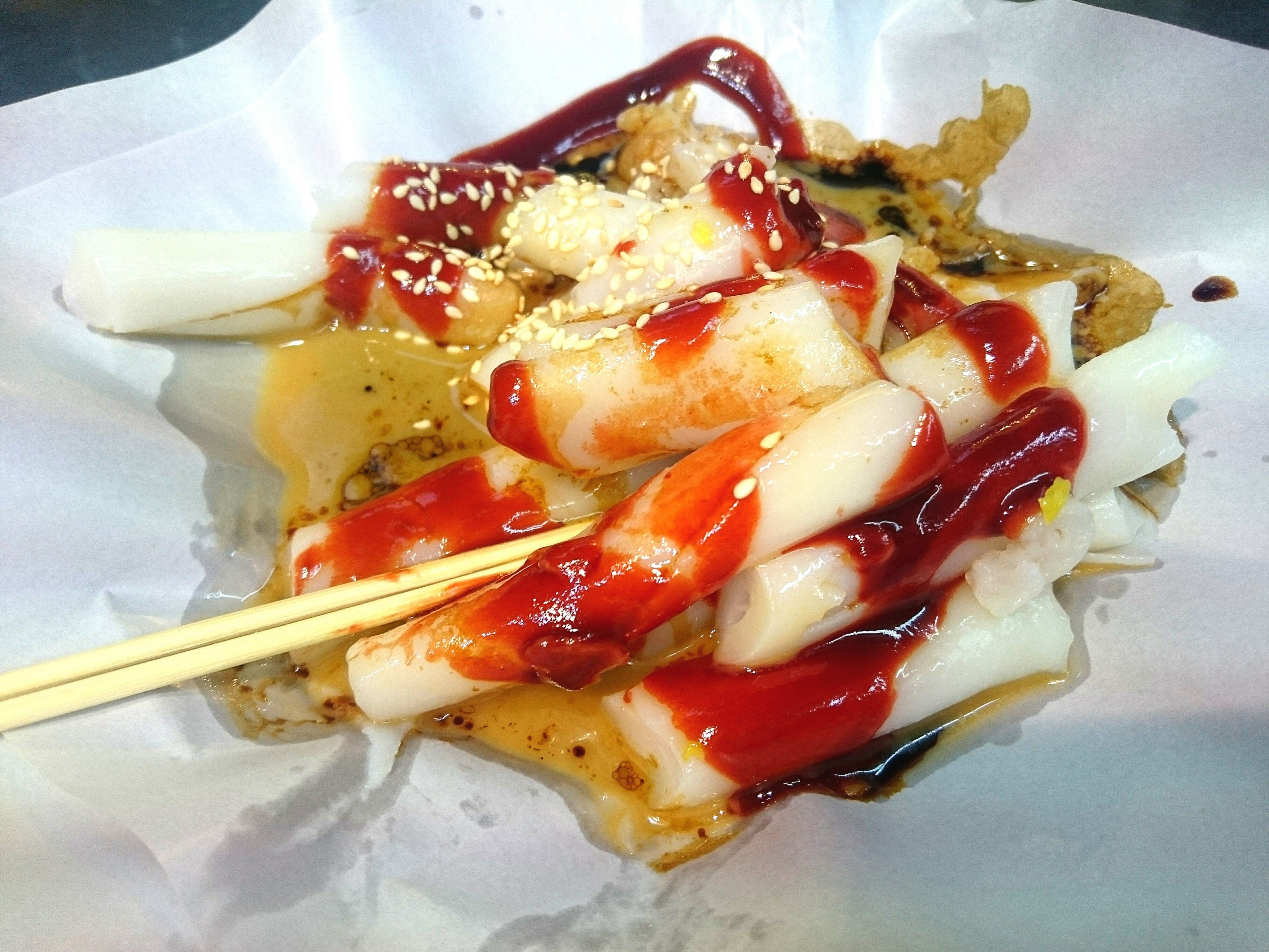 Rolled tightly into a noodle-like shape and cut into bite-sized pieces, jyu cheung fun is named for its resemblance to pig intestines, or jyu cheung. Cheung fun has long been a staple Cantonese dish. Photo: Shutterstock
