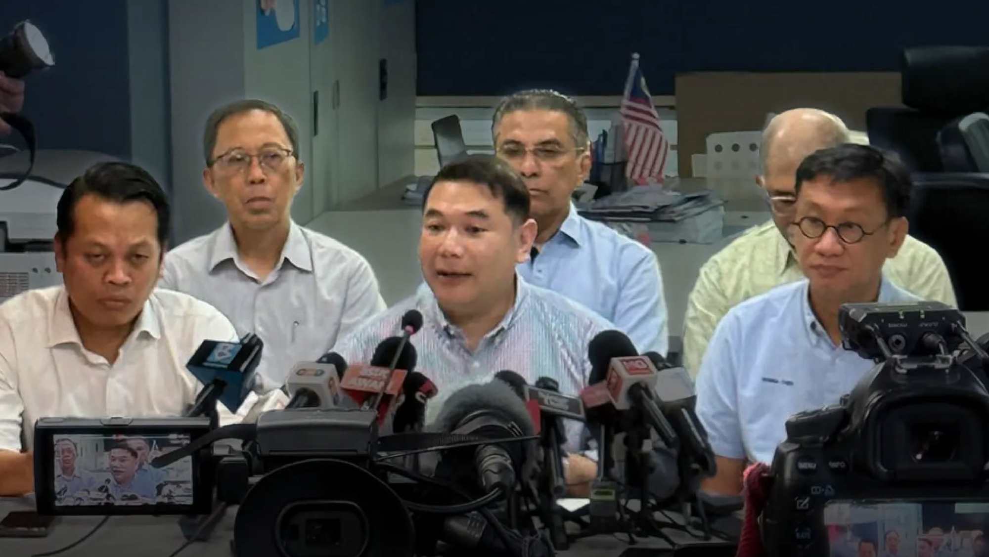 Nine lawmakers from Anwar’s ruling PKR party have called on the prime minister to explain the delay in appointing two top Malaysian judges. Facebook/Rafizi Ramli