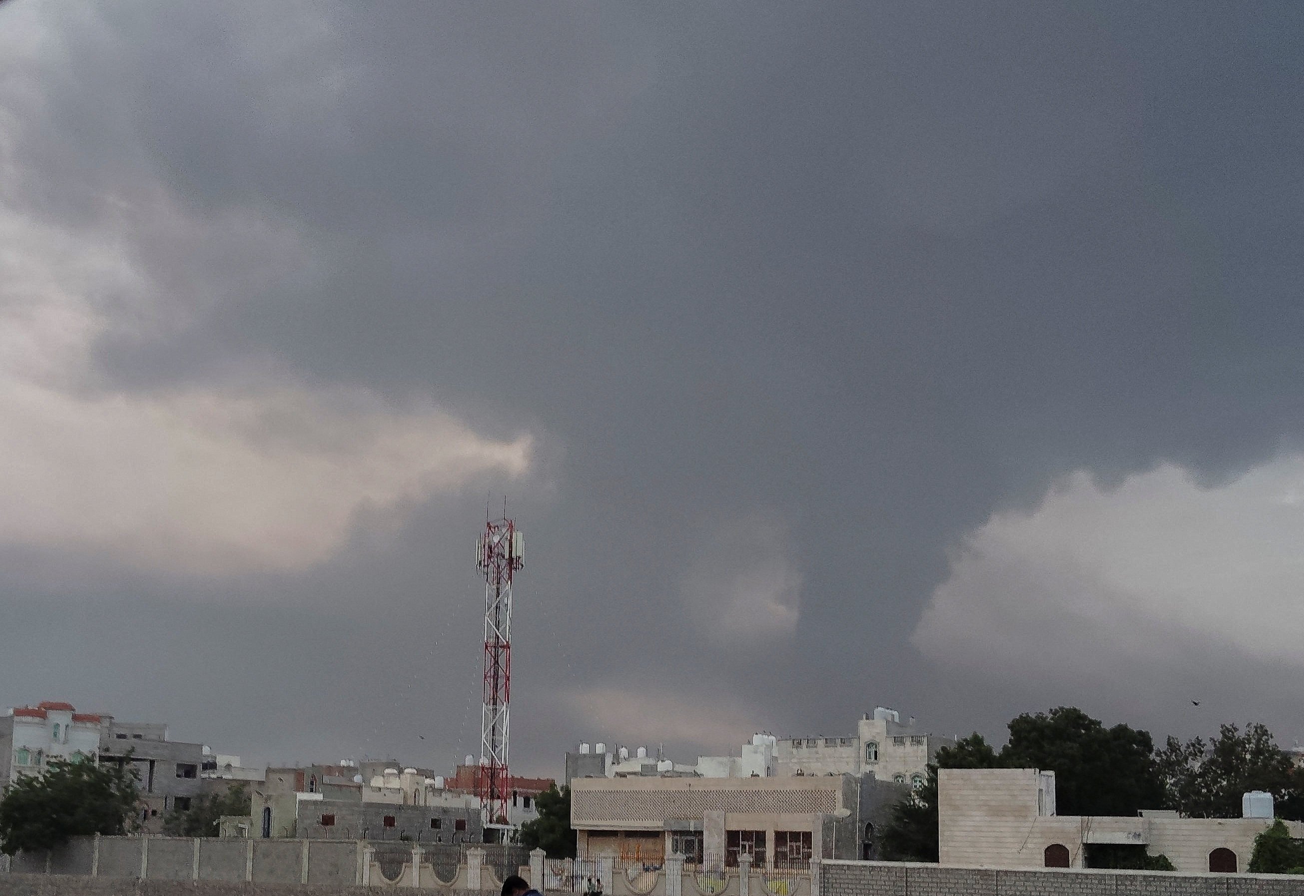 Smoke rises from the site of Israeli air strikes in the Red Sea port city of Hodeidah, Yemen in September 2024. Photo: Reuters