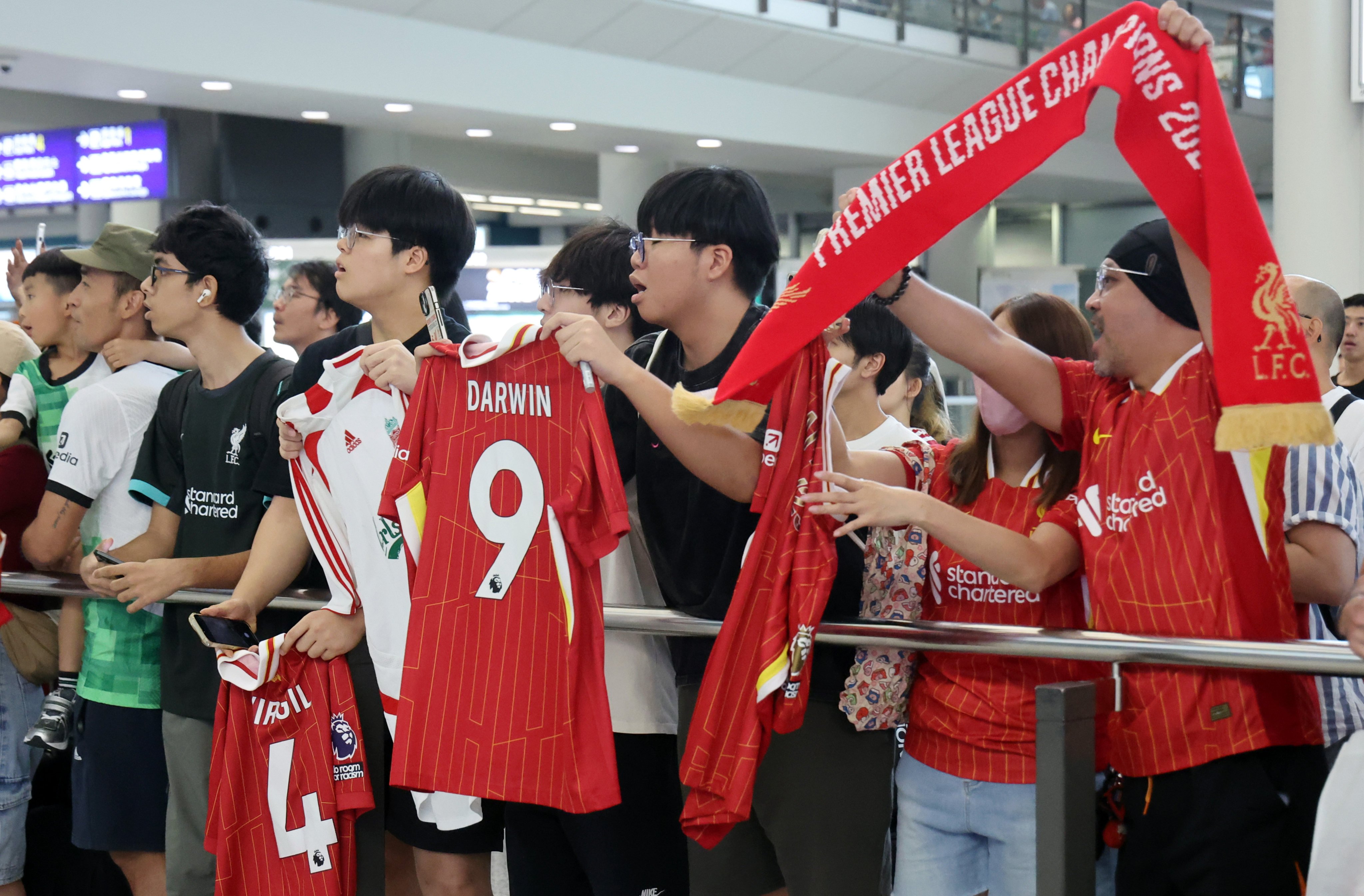 Fans welcome Liverpool’s squad at Hong Kong International Airport earlier this week. Photo: Dickson Lee