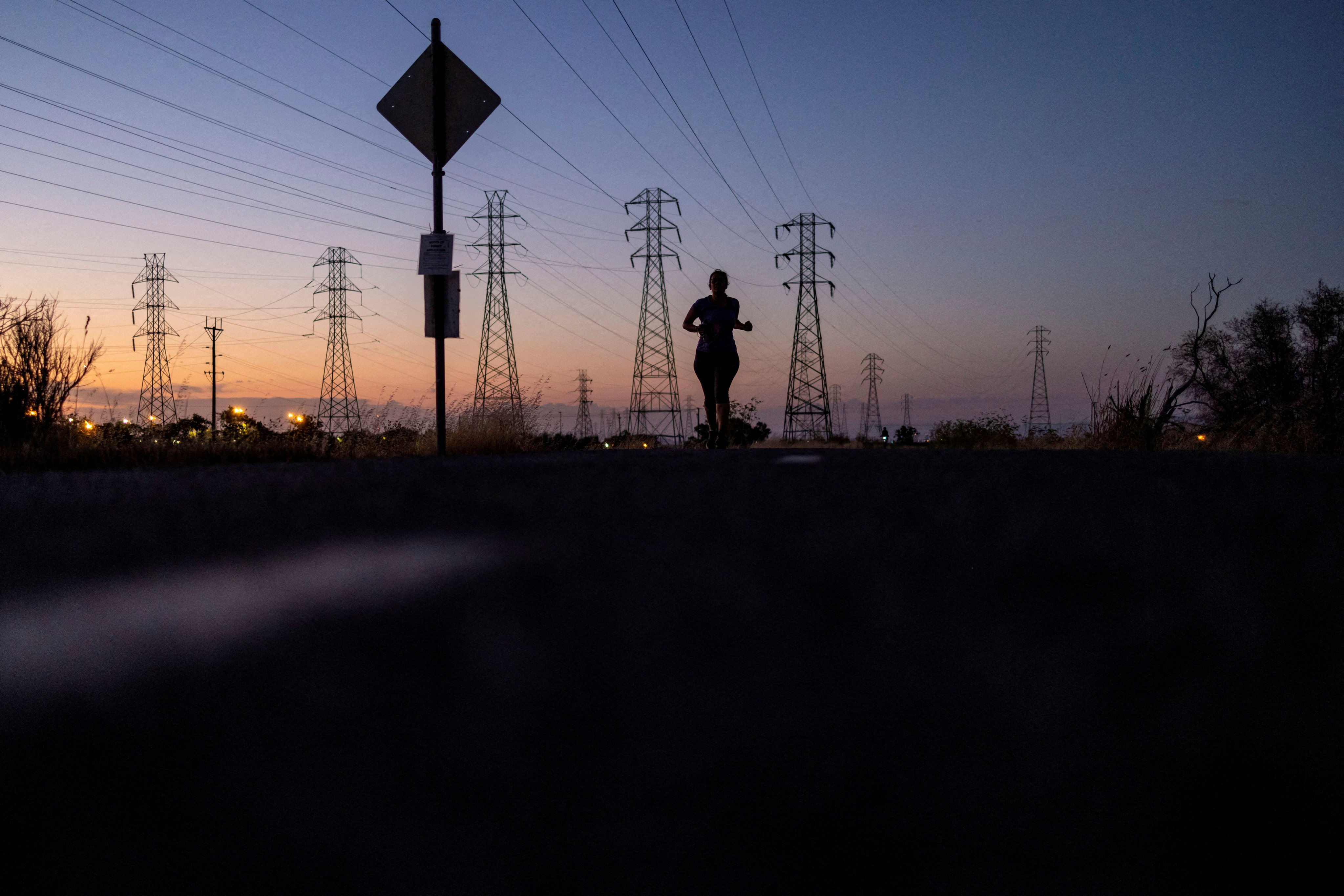 Power lines in Mountain View, California. Photo: Reuters