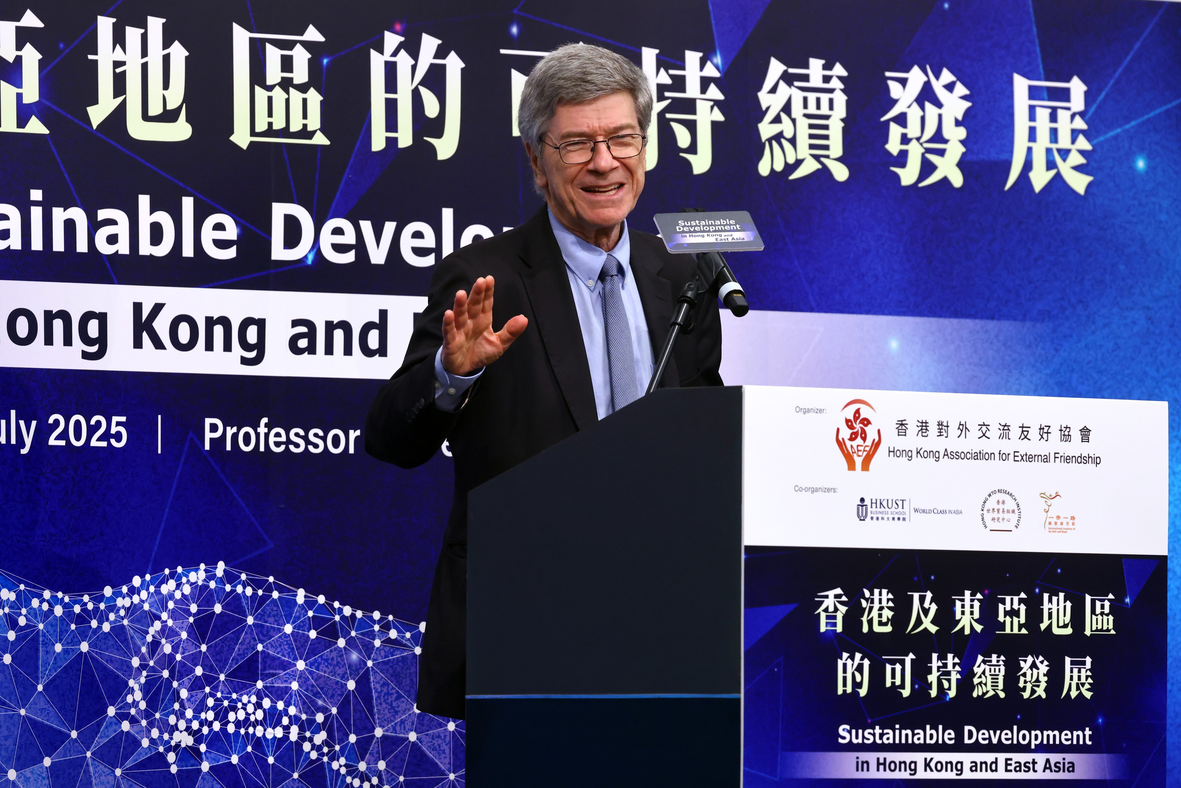 Professor Jeffrey Sachs gives a talk about global economic challenges and sustainable development. Photo: Dickson Lee