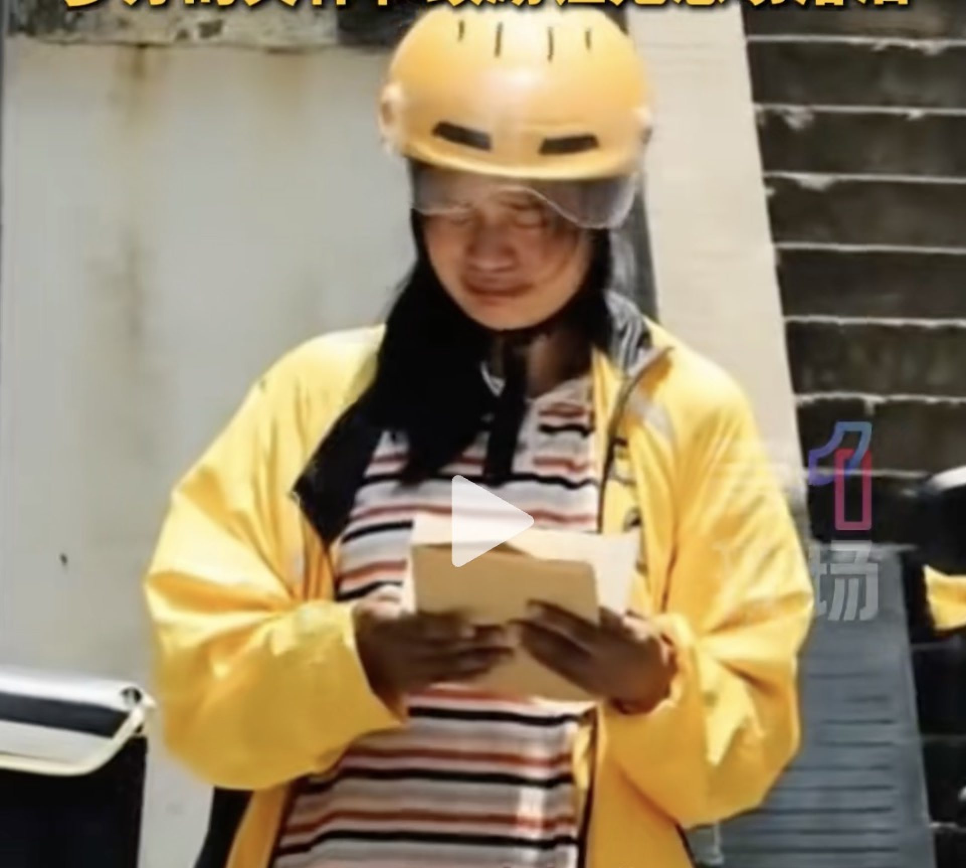 Sometimes the stress of the job and the pressure of being the mother of a sick child get too much for Zhu. Photo: Douyin Sometimes the stress of the job and the pressure of being the mother of a sick child get too much for Zhu. Photo: Douyin