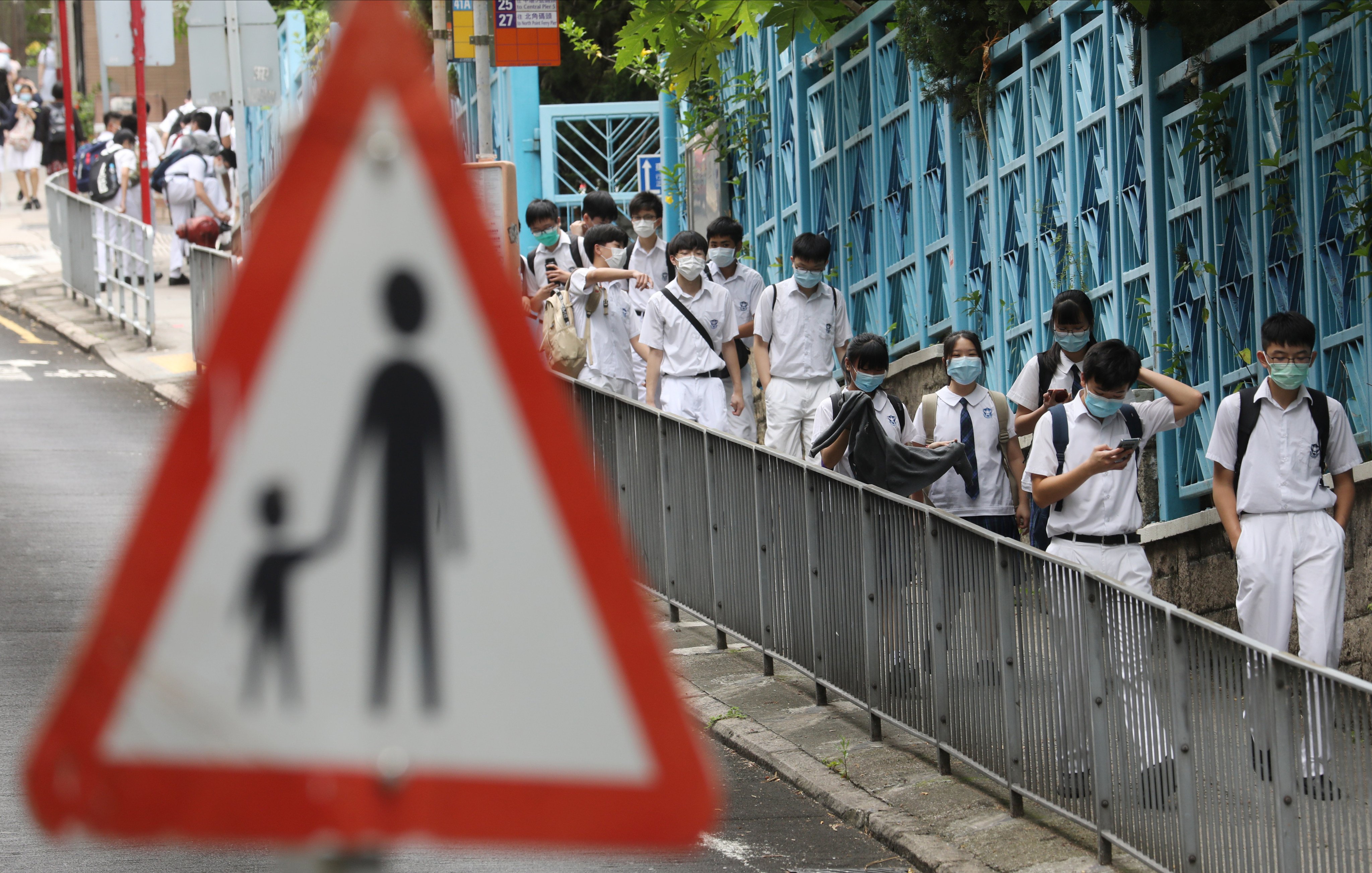 Students head off after school in Fortress Hill in 2020. Photo: Dickson Lee