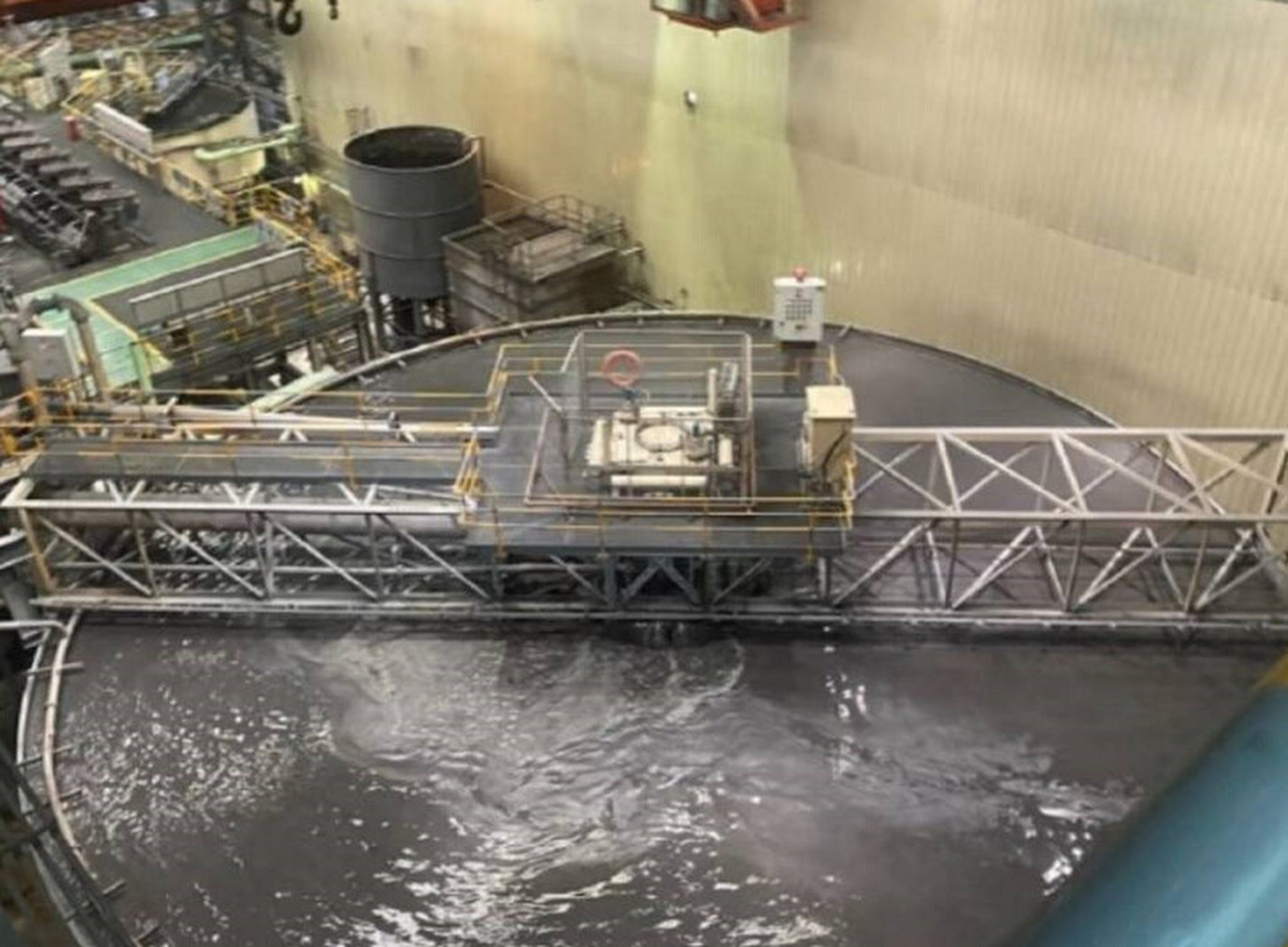 A protective panel over an industrial flotation tank is believed to have given way moments before six engineering students fell to their deaths in China’s Inner Mongolia autonomous region. Photo: Handout