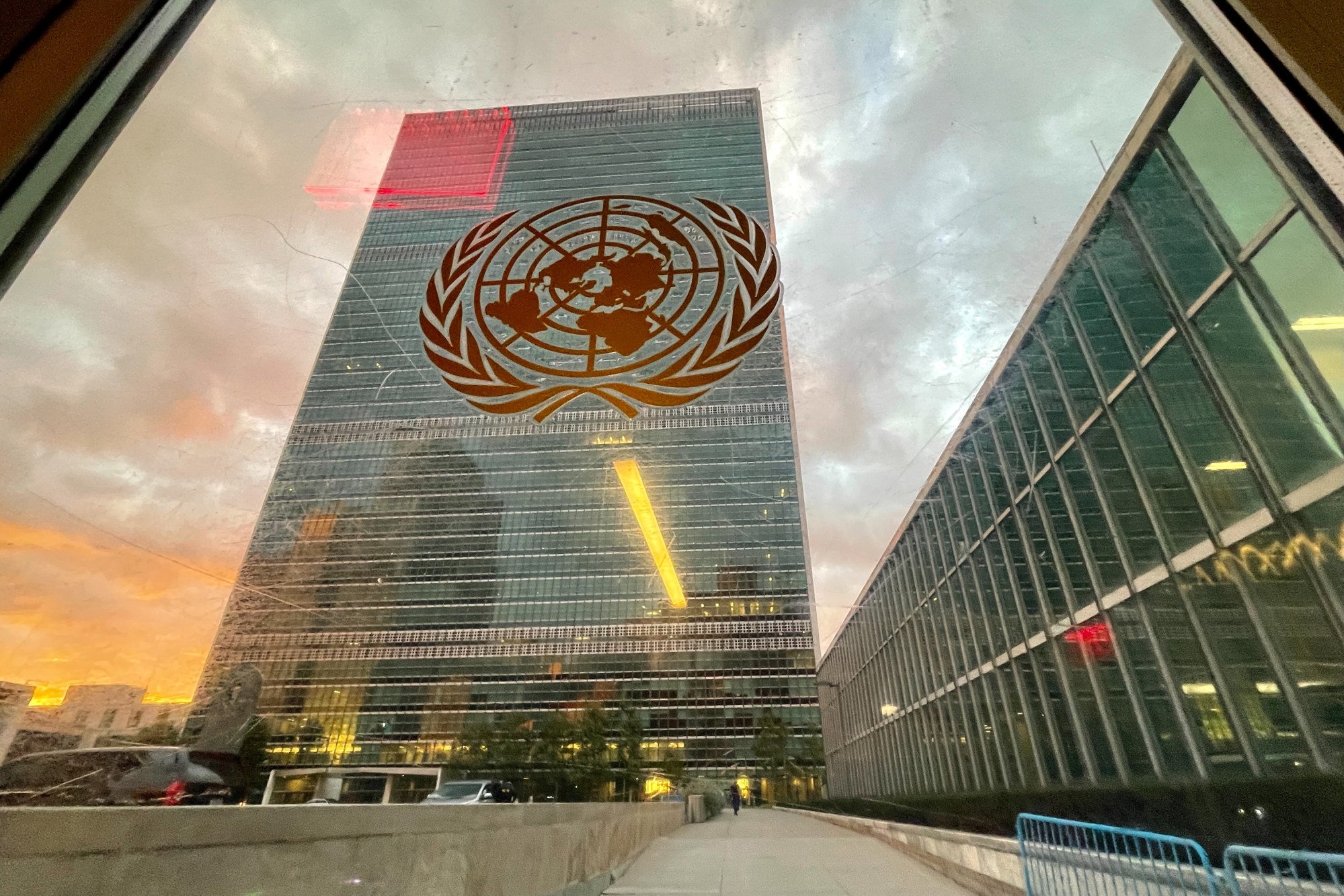 The UN headquarters building in New York is seen from inside the General Assembly hall. Photo: Getty Images/TNS