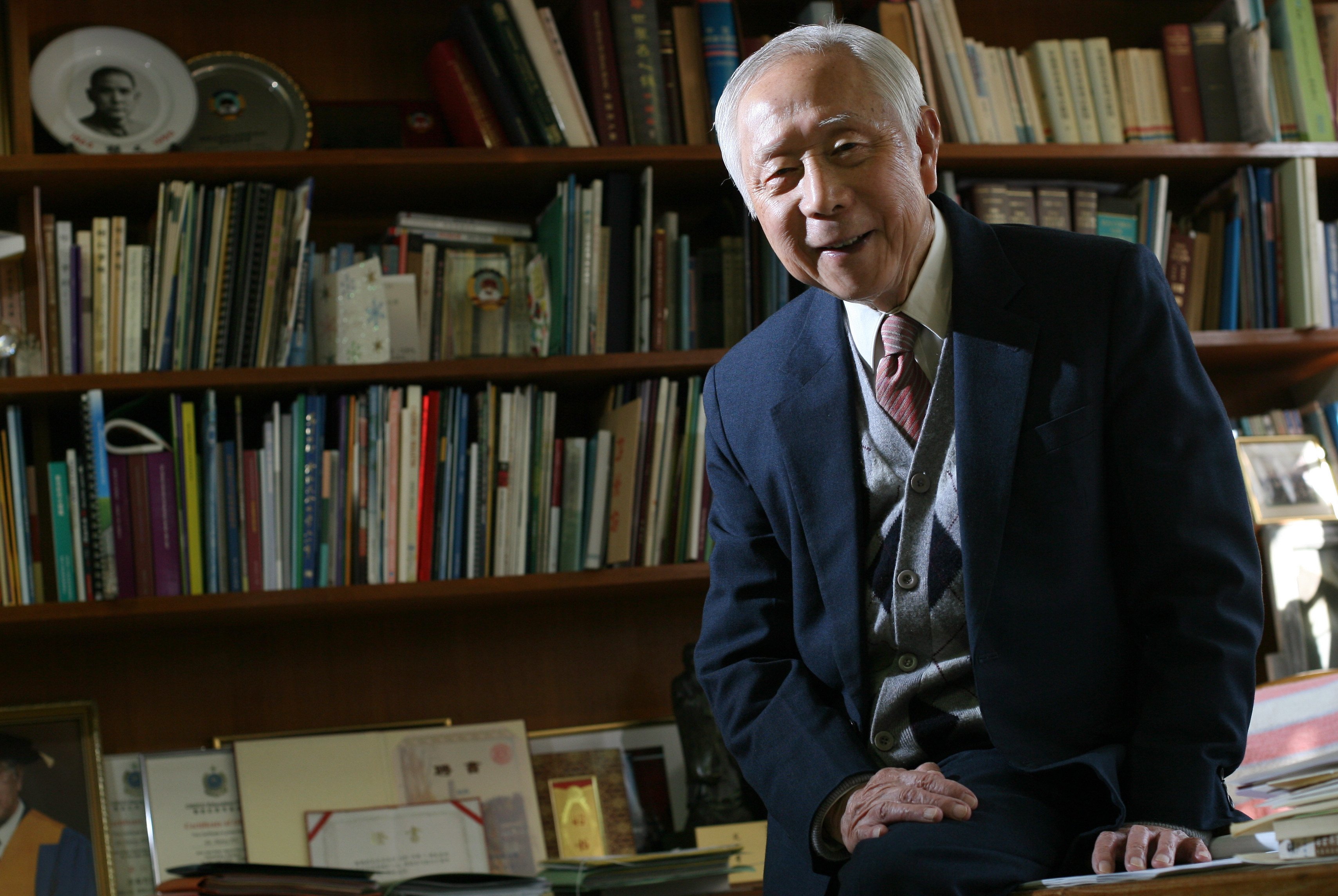 Shue Yan University co-founder, Dr Henry Hu Hung-lick, at his office in Shue Yan University, Braemar Hill, on January 15, 2009. Photo: May Tse