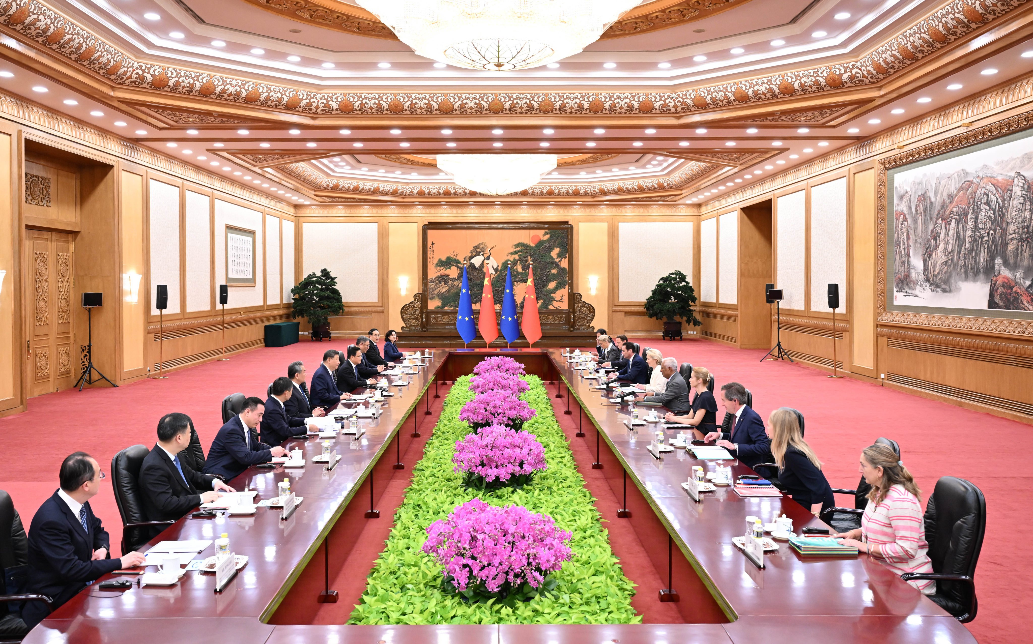 Xi Jinping meets with President of the European Council Antonio Costa and President of the European Commission Ursula von der Leyen at the 25th China-EU Summit held in Beijing, China, on July 24. Photo: Xinhua