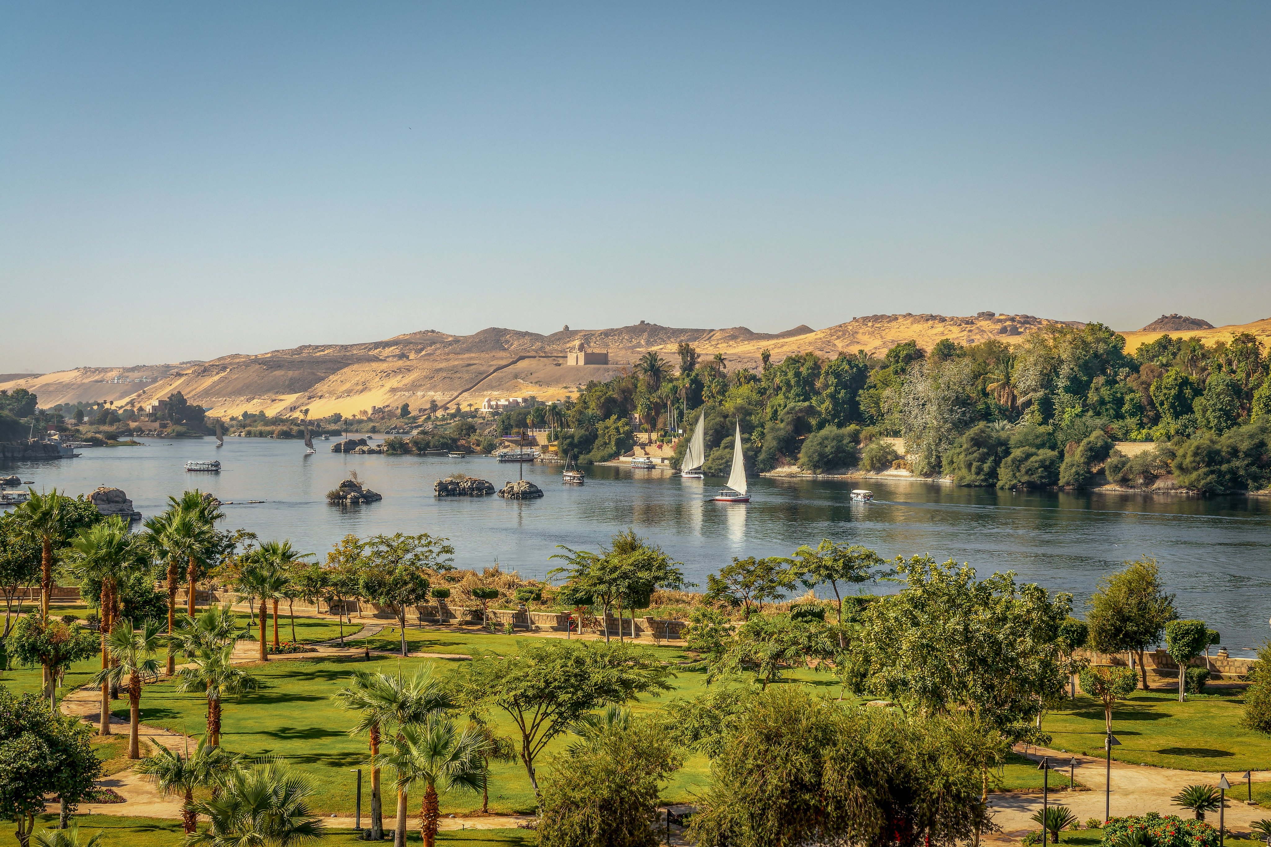 The River Nile flows through Aswan, in Egypt, the country that provided inspiration for several of Agatha Christie’s works. Photo: Shutterstock