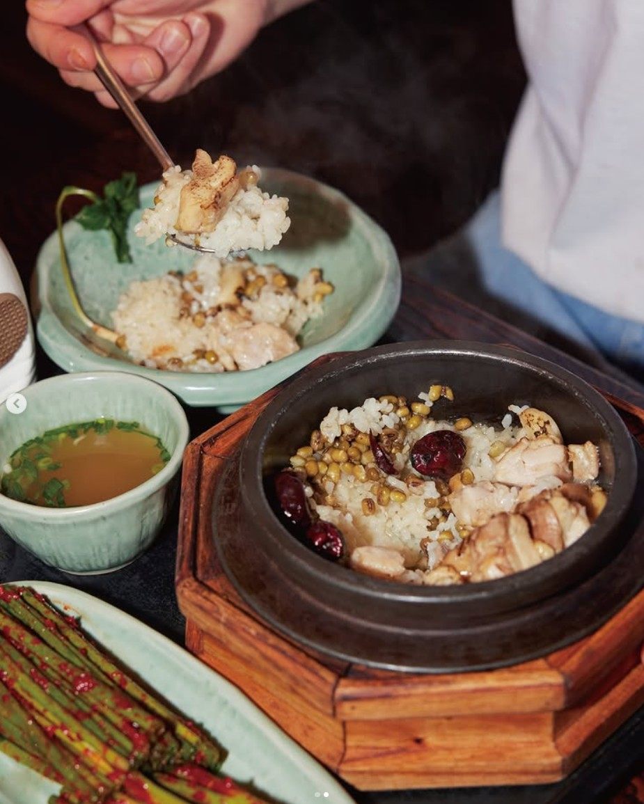 Solsot specialises in bibimbap, including steak, abalone, eel and sea bream. Photo: Instagram/solsot_official