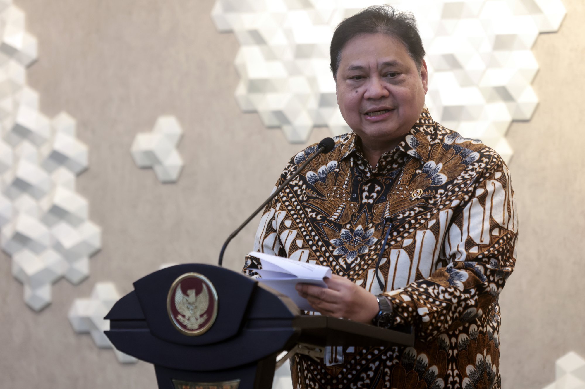 Coordinating Minister for Economic Affairs, Airlangga Hartarto, has sought to quell public concern, saying the US tech firms operating in Indonesia are complying with the country’s regulatory requirements. Photo: EPA Coordinating Minister for Economic Affairs, Airlangga Hartarto, has sought to quell public concern, saying the US tech firms operating in Indonesia are complying with the country’s regulatory requirements. Photo: EPA