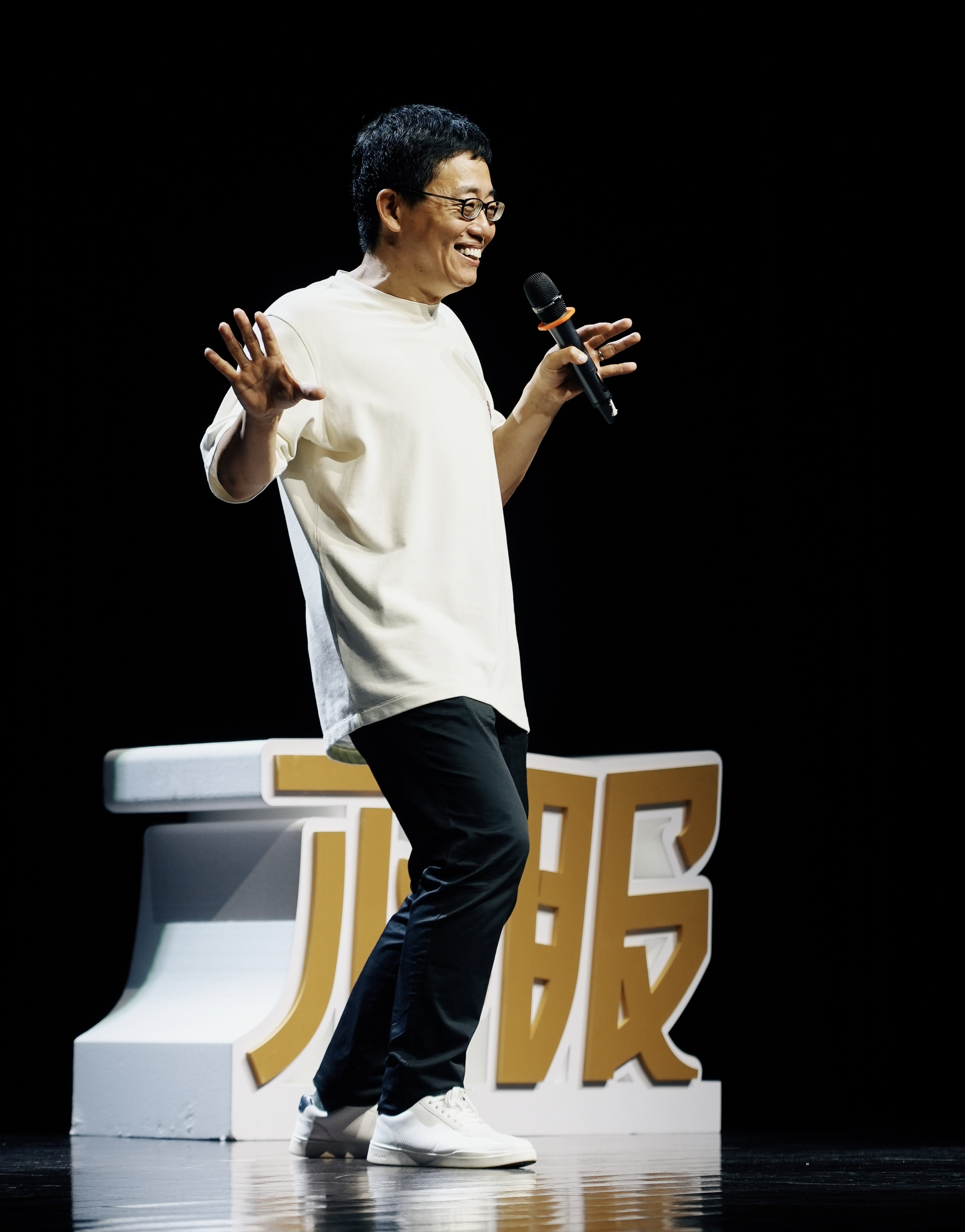 Chinese-American stand-up comedian Joe Wong on stage in China in 2025. He will perform in Hong Kong in both English and Mandarin in August. Photo: Joe Wong