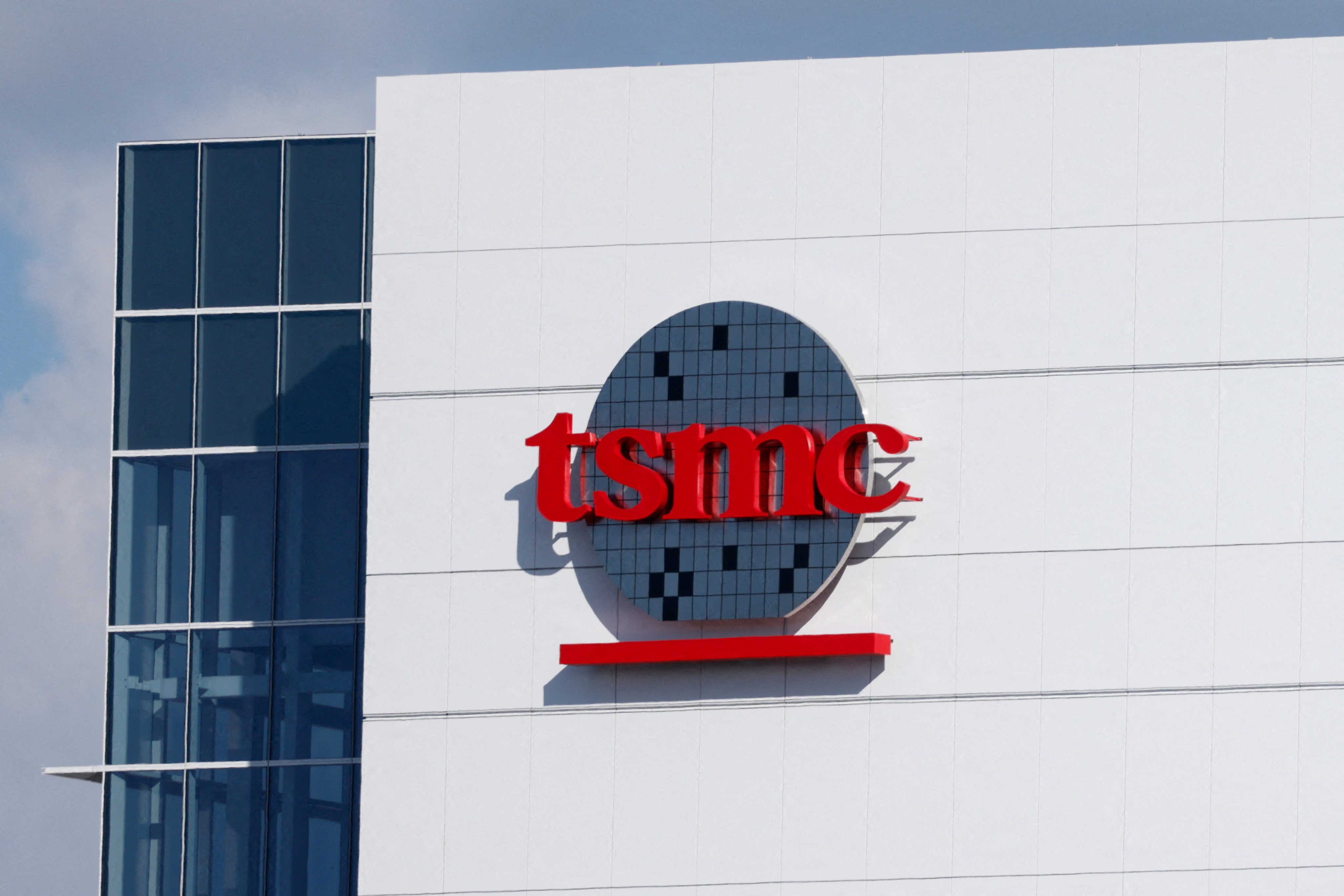 The logo of Taiwan Semiconductor Manufacturing Company adorns its fabrication plant in Kaohsiung, Taiwan, on June 7, 2025. Photo: Reuters