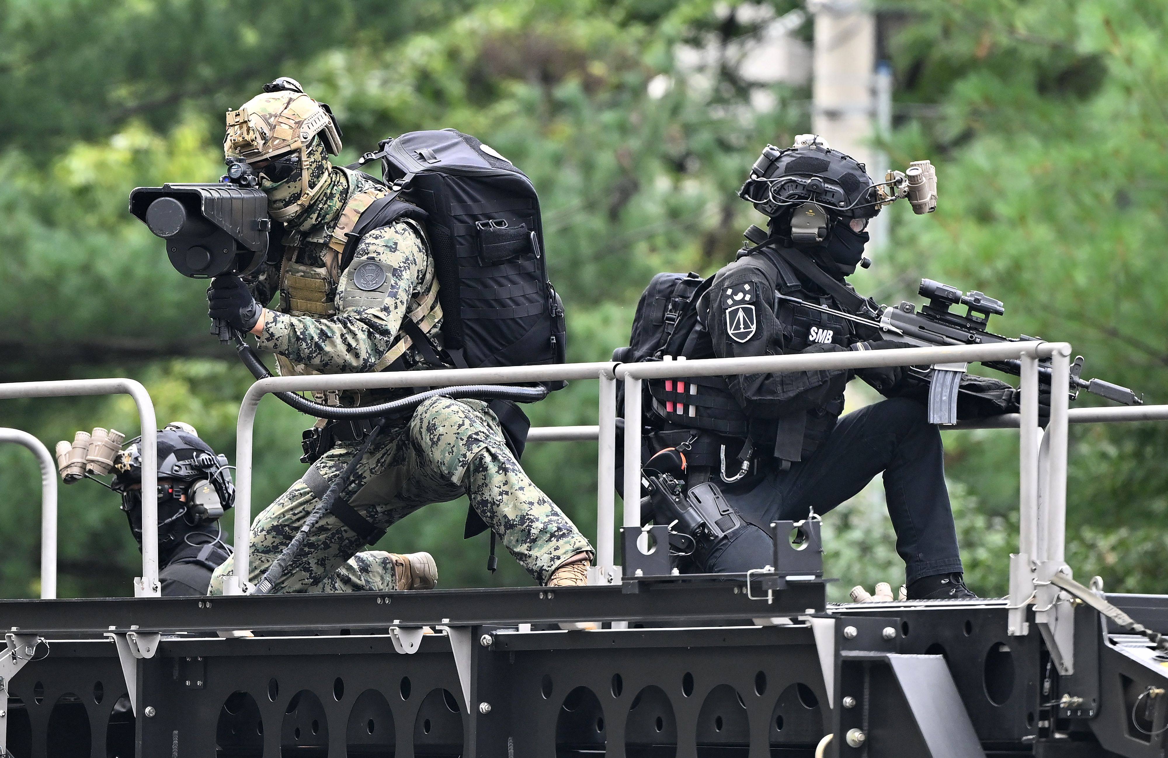 A South Korean soldier uses an anti-drone gun during an anti-terror drill held alongside the Ulchi Freedom Shield exercises at Seoul Metro headquarters, August 2022. This year’s UFS drills begin on August 18 with scaled-back field training. Photo: AFP