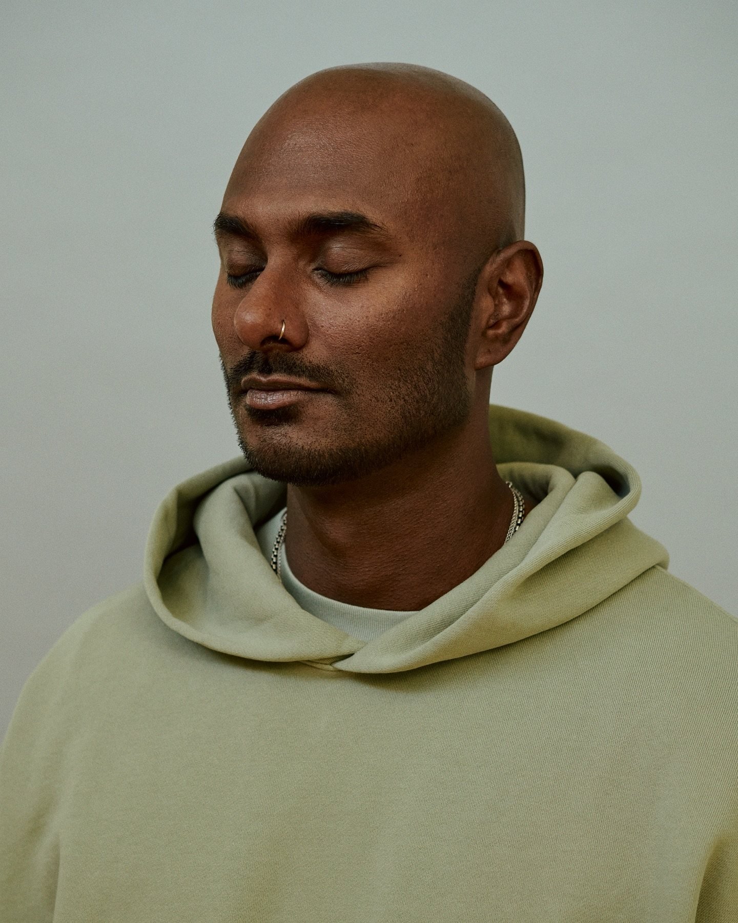 Manoj Dias overcame his anxiety through Buddhist meditation and philosophy. Now, he helps others find mindfulness. Photo: Instagram/manojdias_