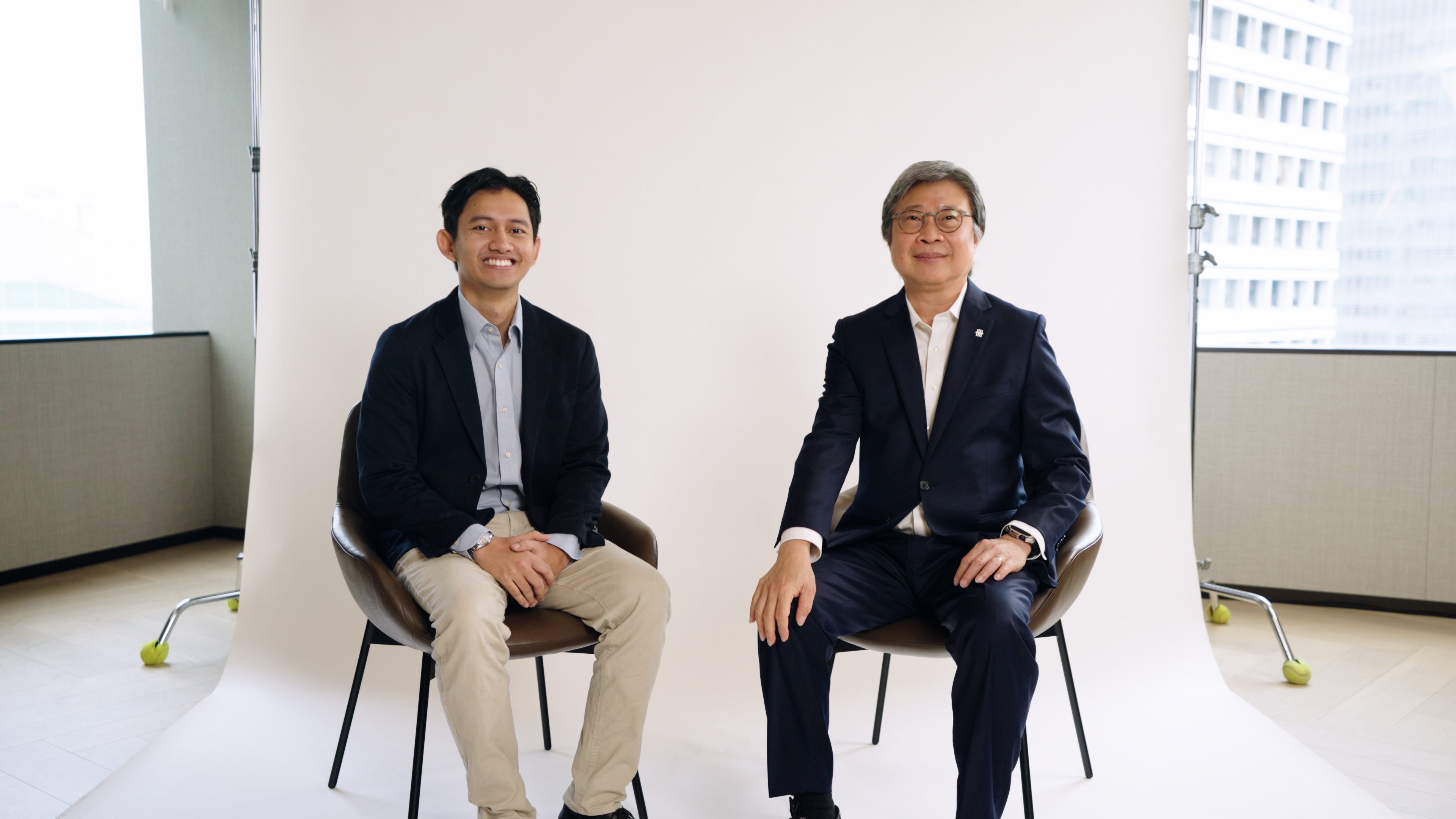 Belva Devara (left) and Seah Kian Wee announce that Ruangguru and UOB are collaborating to launch UOB My Learning Space, an initiative aimed at improving digital literacy among underprivileged students in Southeast Asia.
