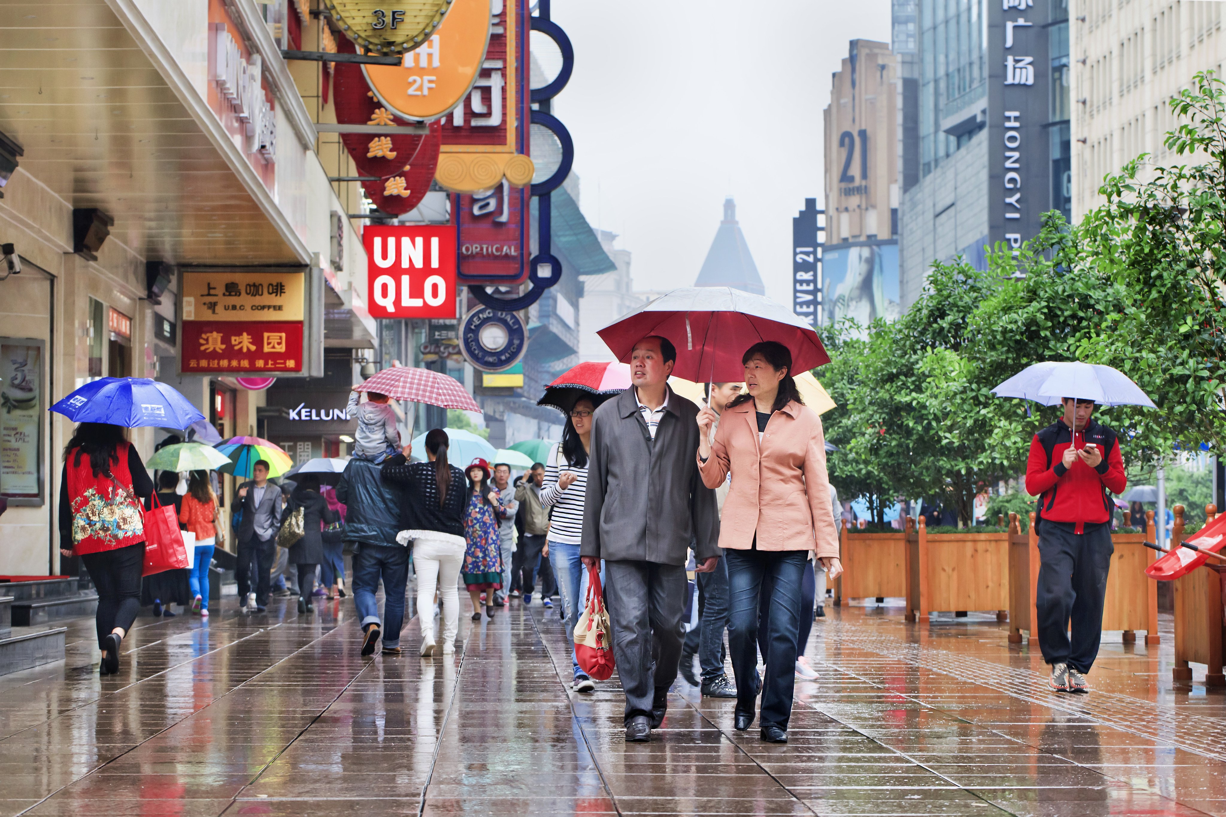 China is striving to rebalance its economy by boosting consumption, but economists argue that the country’s tax system does not incentivise local authorities to focus on developing their consumer markets. Photo: Shutterstock