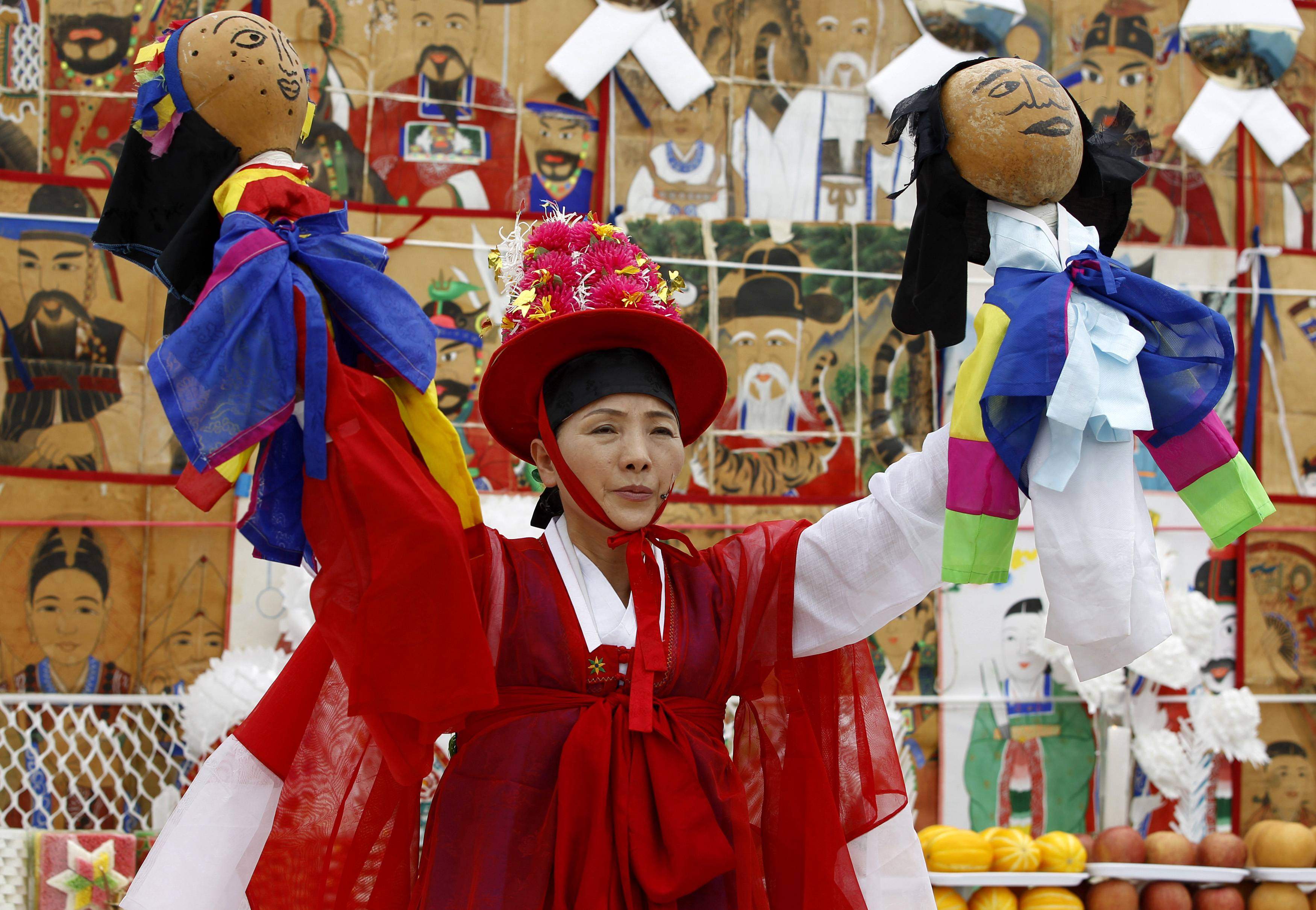 South Korean shaman Lee Soon-ae performs prayers in 2012. KPop Demon Hunters takes inspiration from Korean shamanism, which has a history dating back thousands of years. Photo: Reuters