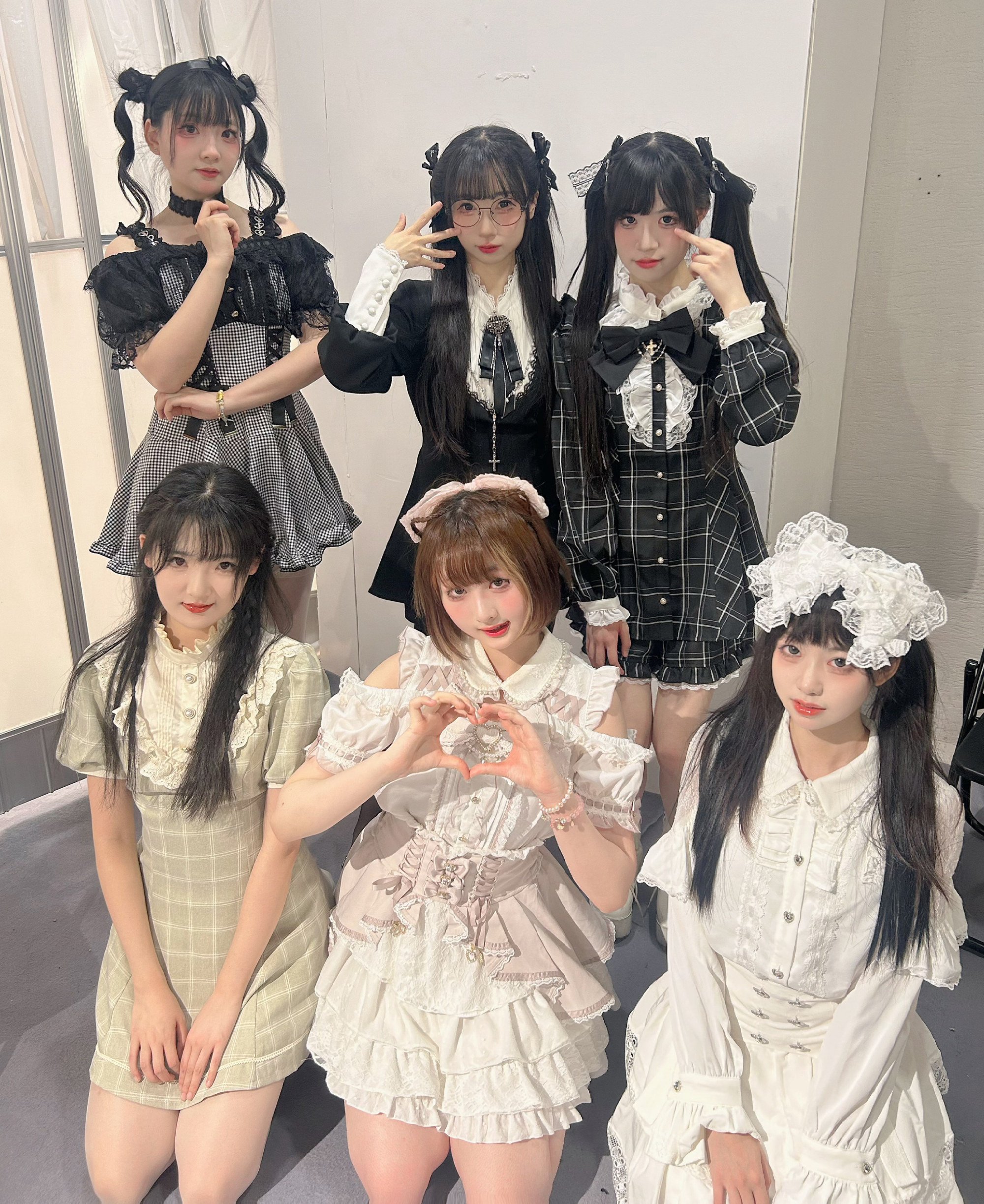 Of the six women in Affloret, only Nayuyu (in glasses) is a full-time idol.