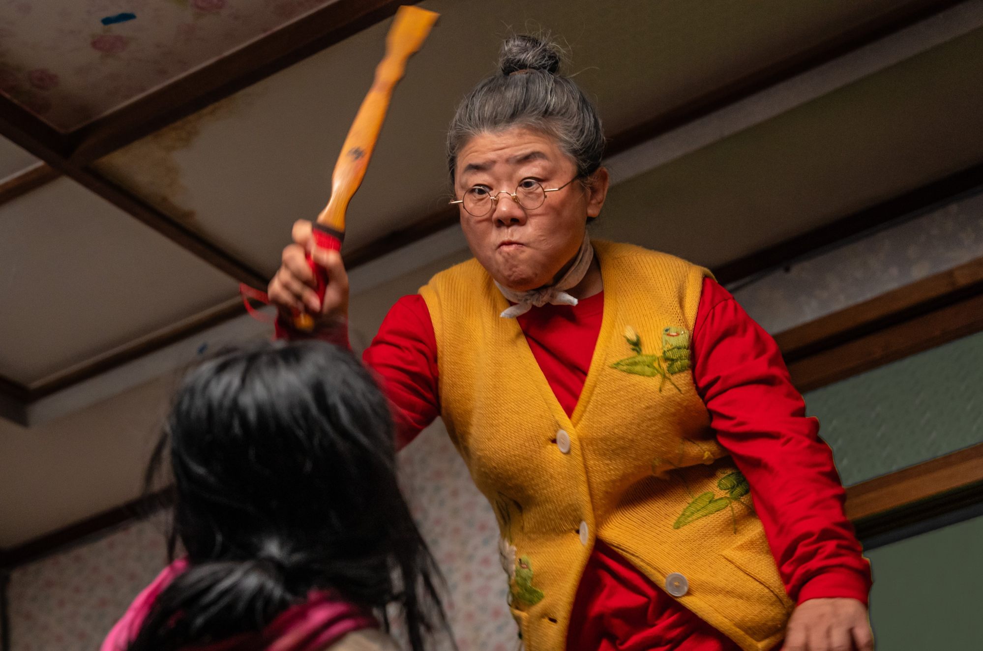 Lee Jung-eun in a still from My Daughter Is a Zombie.