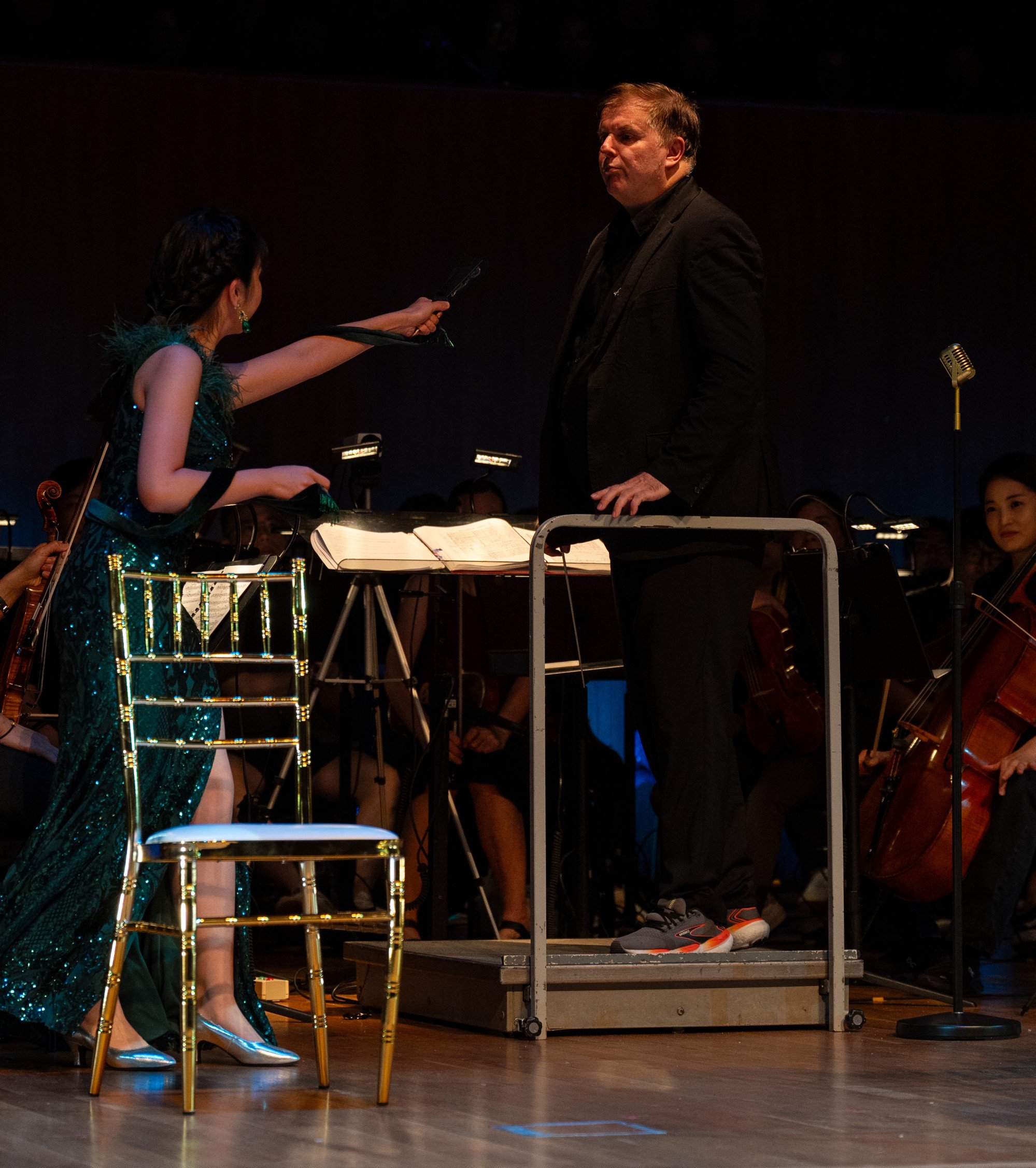 Conductor Michael Koehler led the orchestra. Photo: Opera Hong Kong