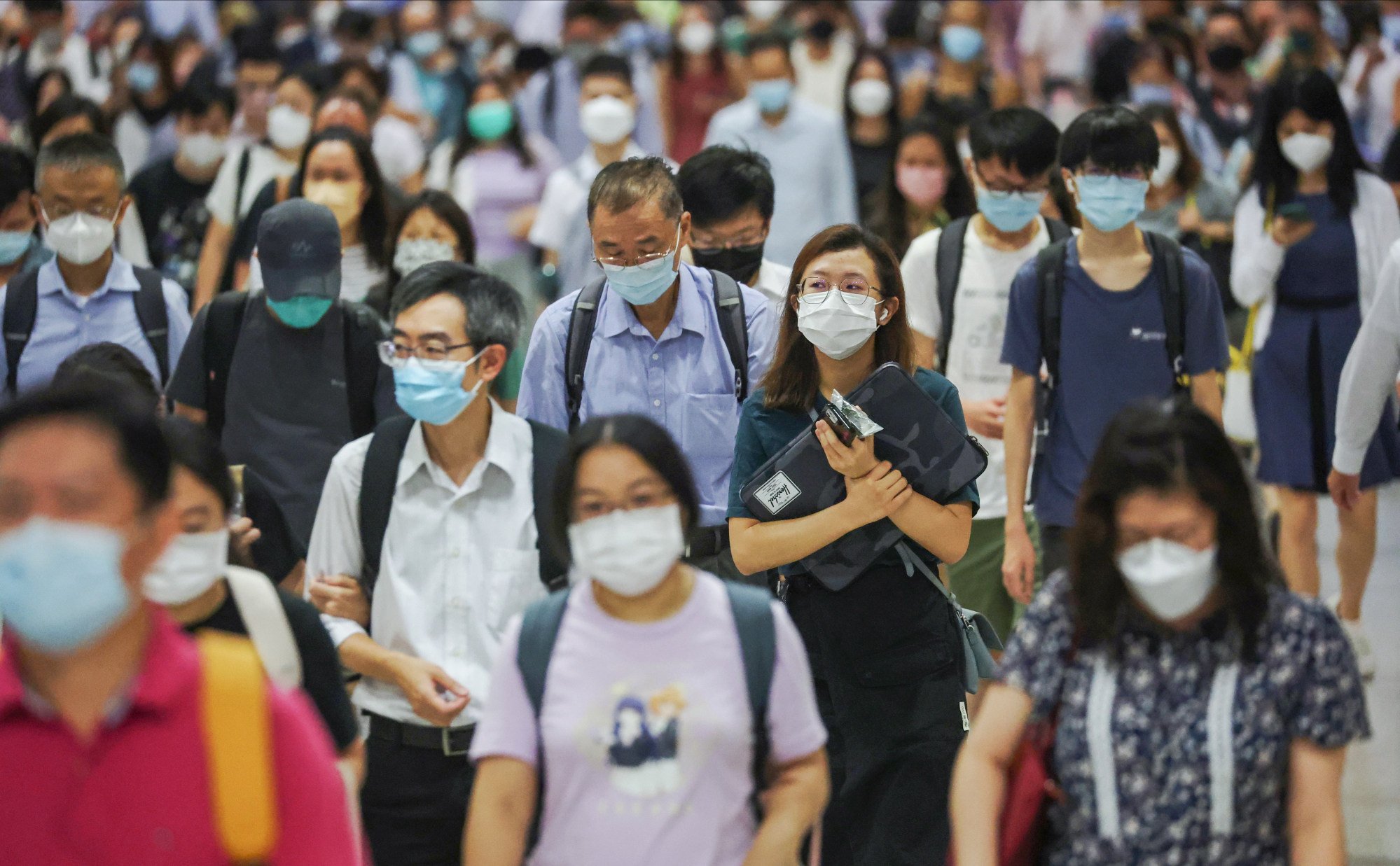 A view of a crowd at Central MTR station in Hong Kong. The city's high density makes widespread respiratory disease a major public health concern. Photo: Edmond So