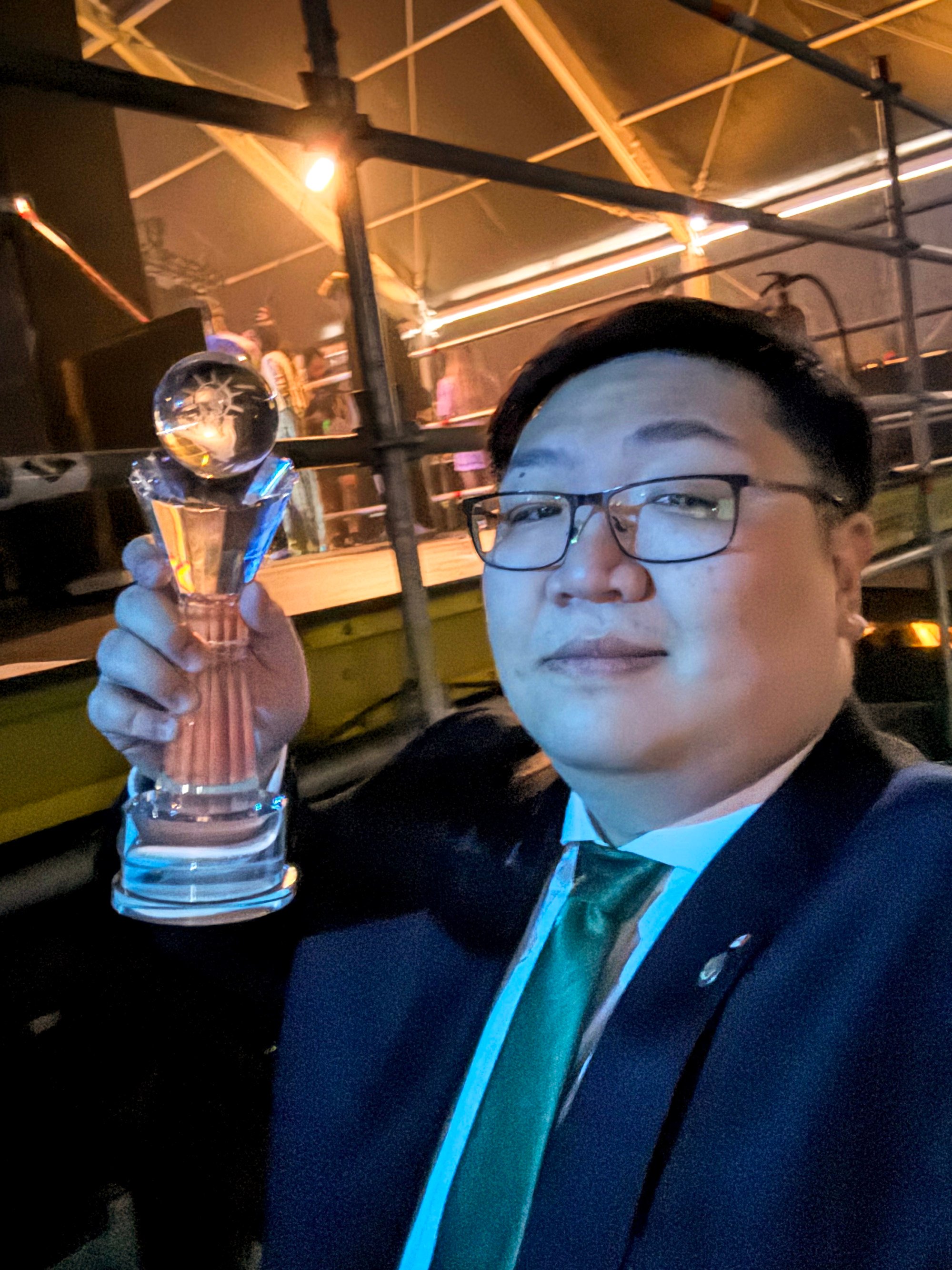 Billy Hsueh with his Fism Invention Award. Photo: Billy Hsueh