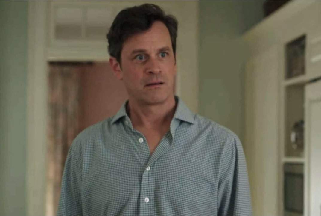 Tom Everett Scott plays Adam Fisher, father to Conrad and Jeremiah, on Amazon Prime Video’s hit TV show The Summer I Turned Pretty. Photo: Amazon Prime Video