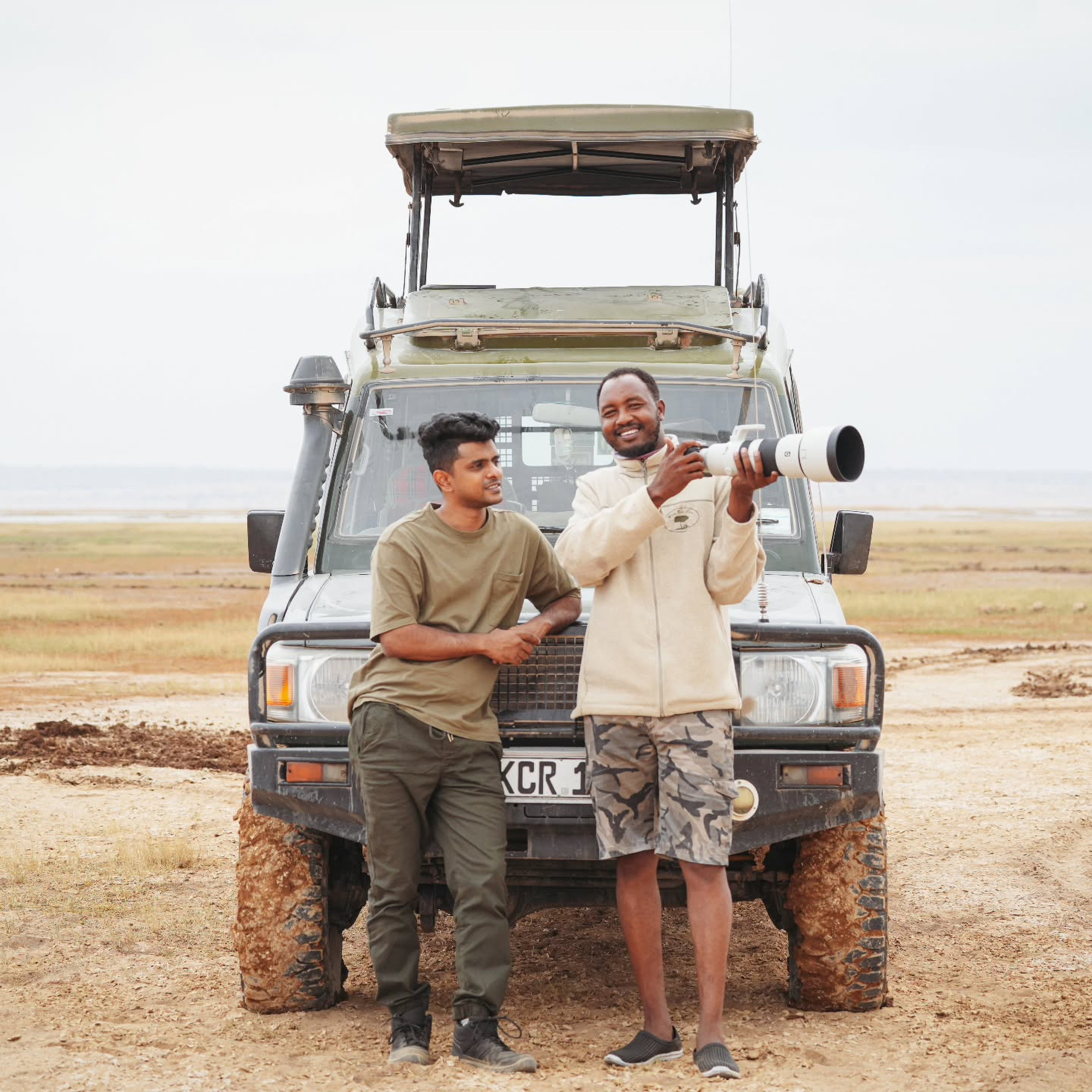 Malaysian photographer Tinesh Sritharan (left) is in Kenya to shoot the Great Migration. Photo: Instagram/ stineshinarw