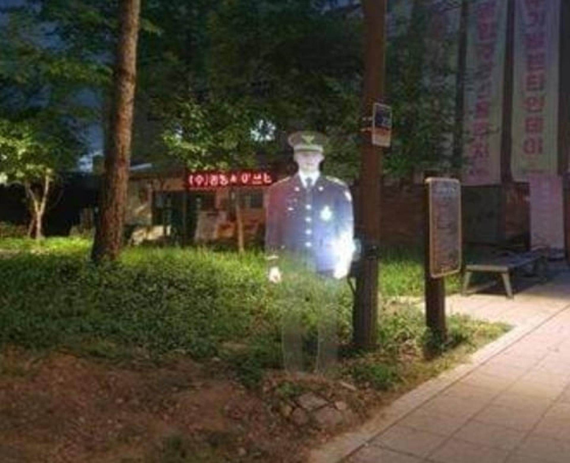 Seoul’s holographic police officer appears nightly between 7pm and 10pm at Jodong 3 Park. Photo: Seoul Metropolitan Police Agency