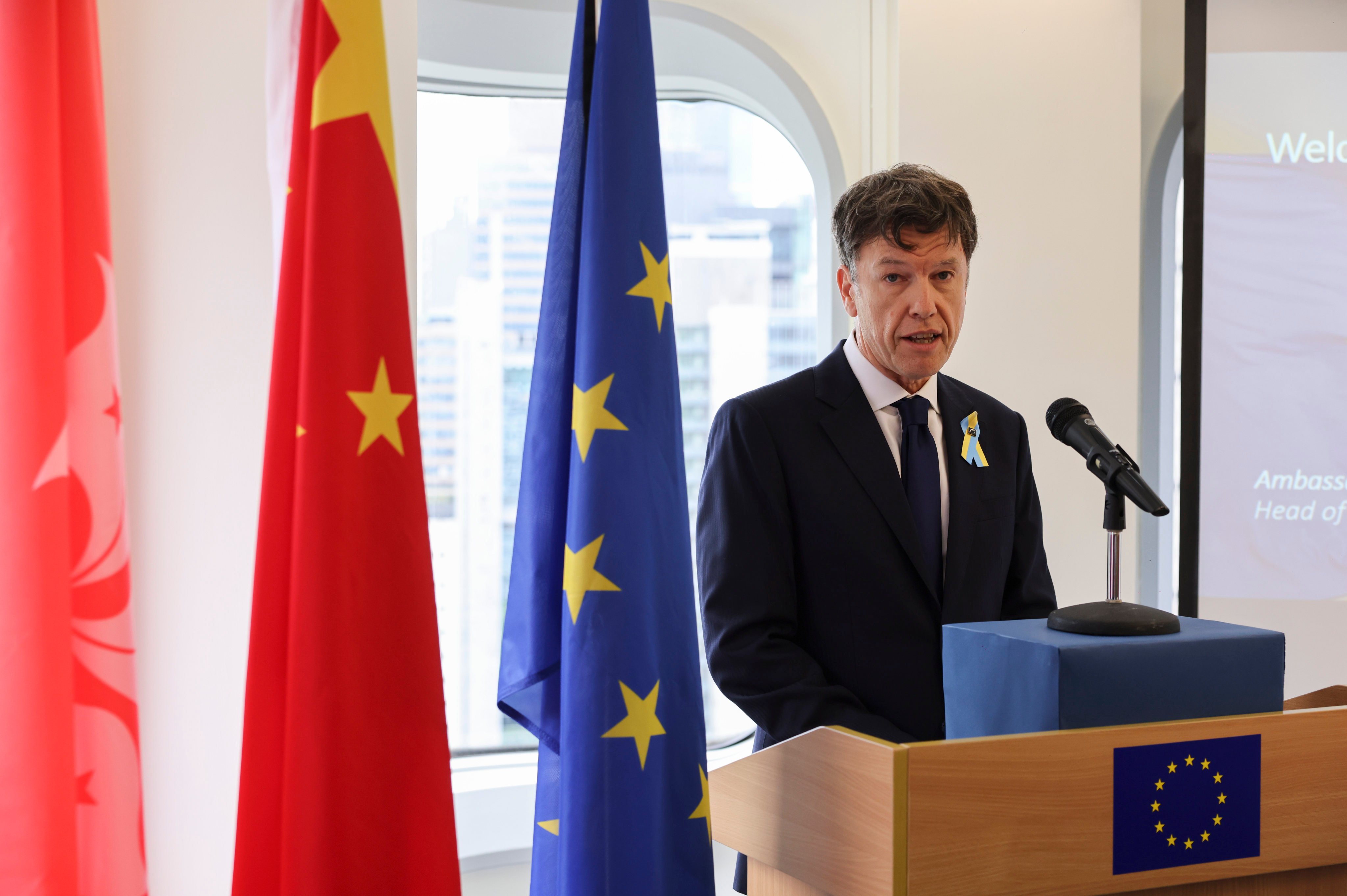 Harvey Rouse, head of the EU’s office for Hong Kong and Macau, delivers a speech at an Independence Day of Ukraine reception. Photo: Nora Tam