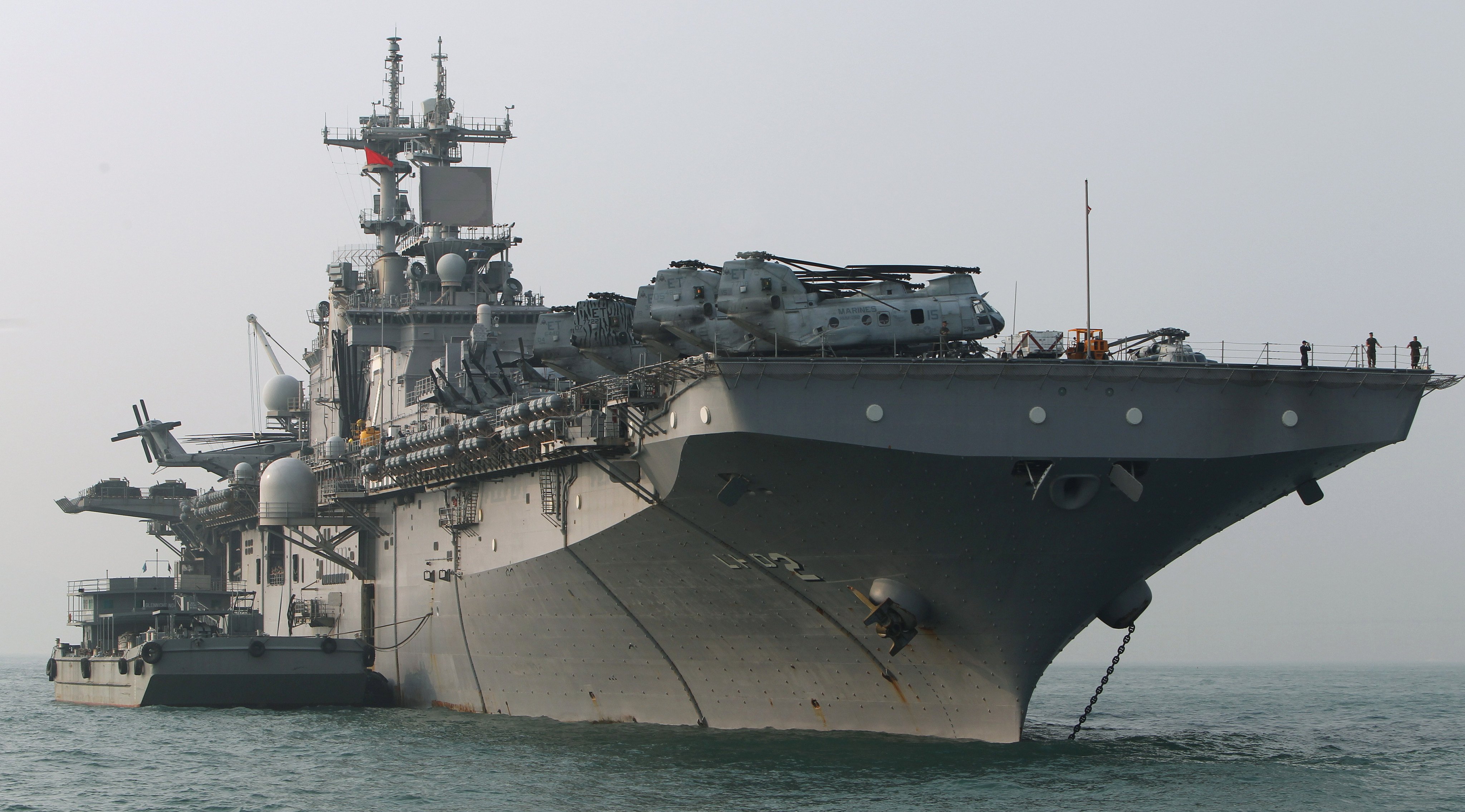 The USS Essex arrives in Hong Kong for visit in November 2010. Photo: Sam Tsang