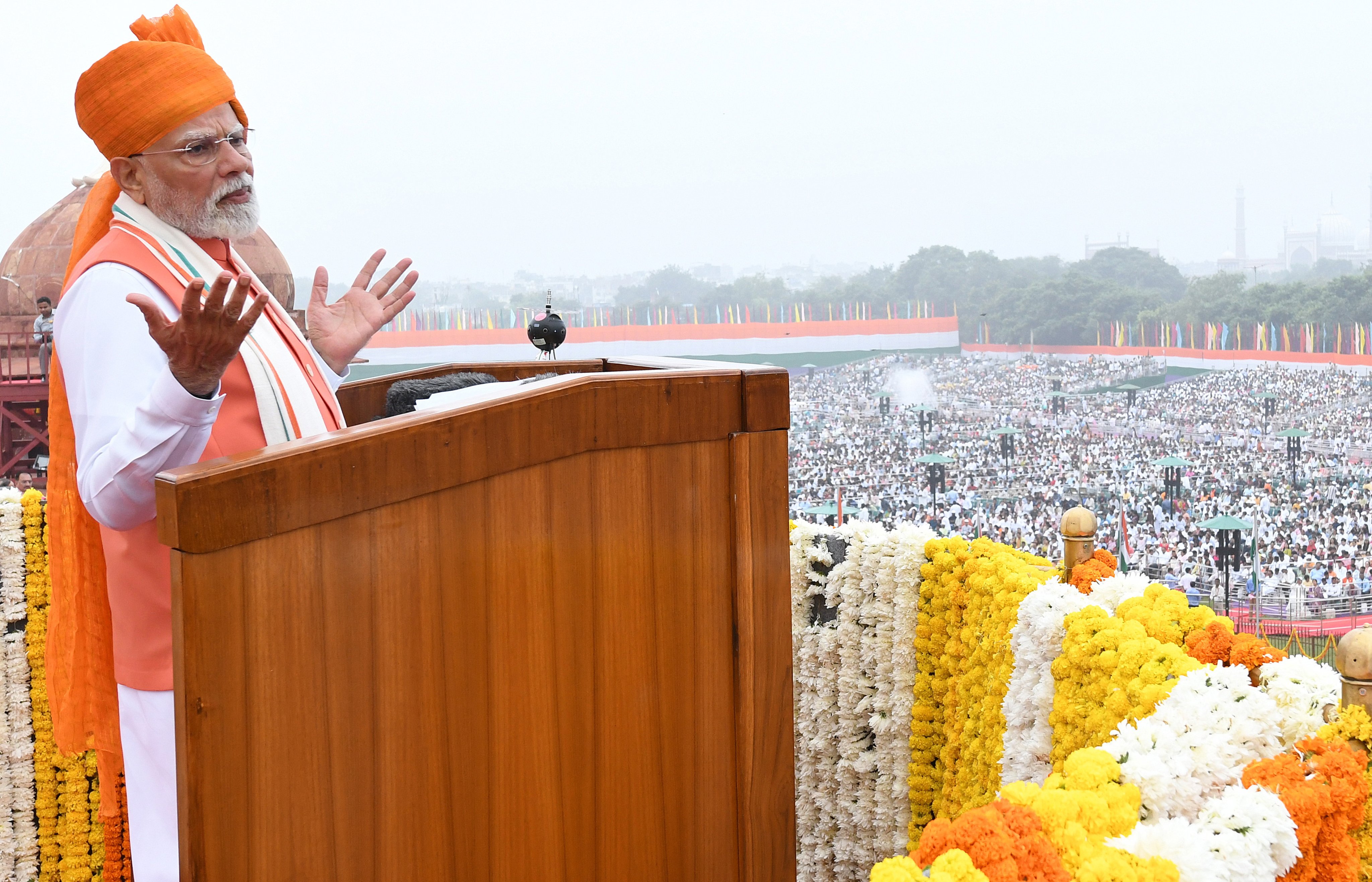 Indian Prime Minister Narendra Modi addresses the nation during Independence Day celebrations at the Red Fort in New Delhi on August 15. Photo: EPA