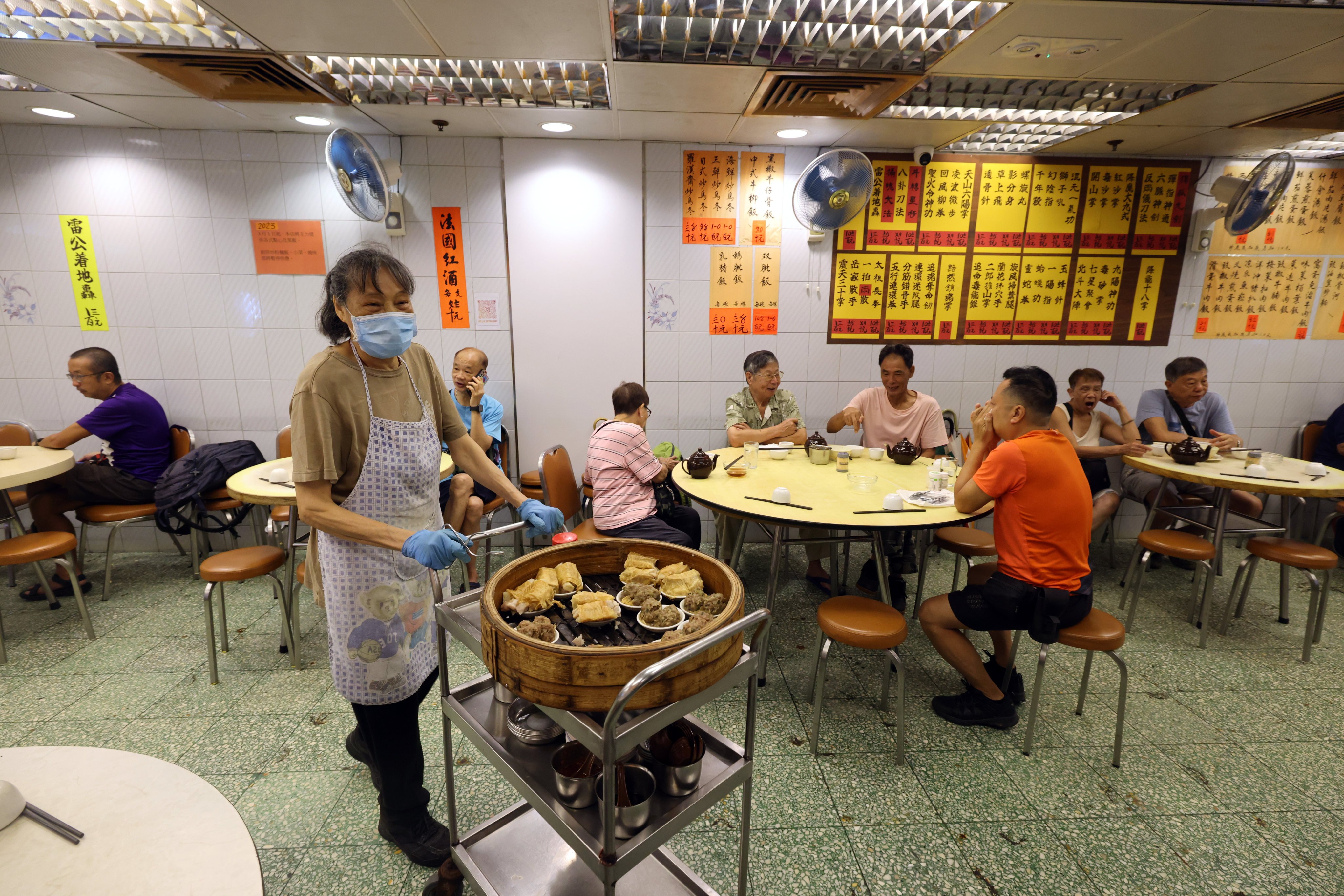 Hoi Lin Restaurant in Tsuen Wan is among the few remaining Chinese restaurants in Hong Kong that still serves dim sum using trolleys. Photo: Nora Tam