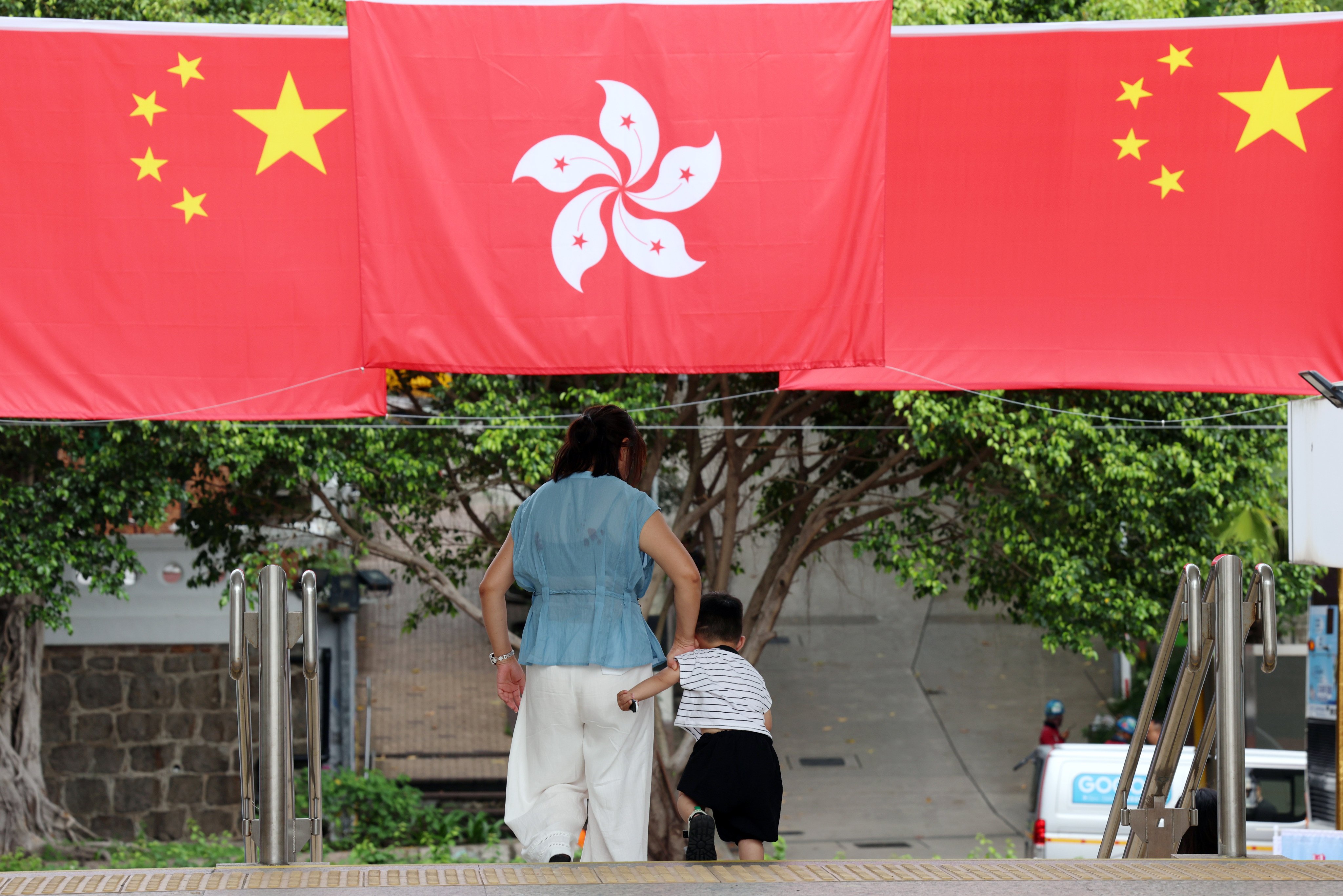 Hong Kong stocks made a positive start to the week on Monday. Photo: Jelly Tse