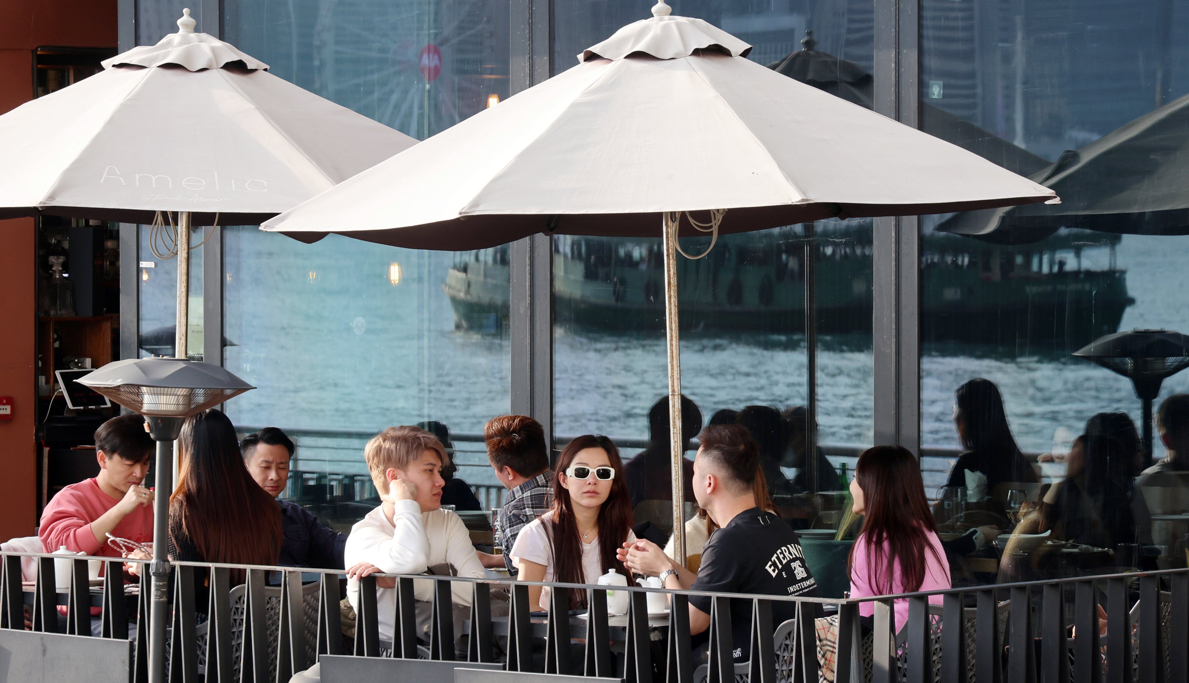 People having a meal at a restaurant in Tsim Sha Tsui on February 10. Photo: Jelly Tse