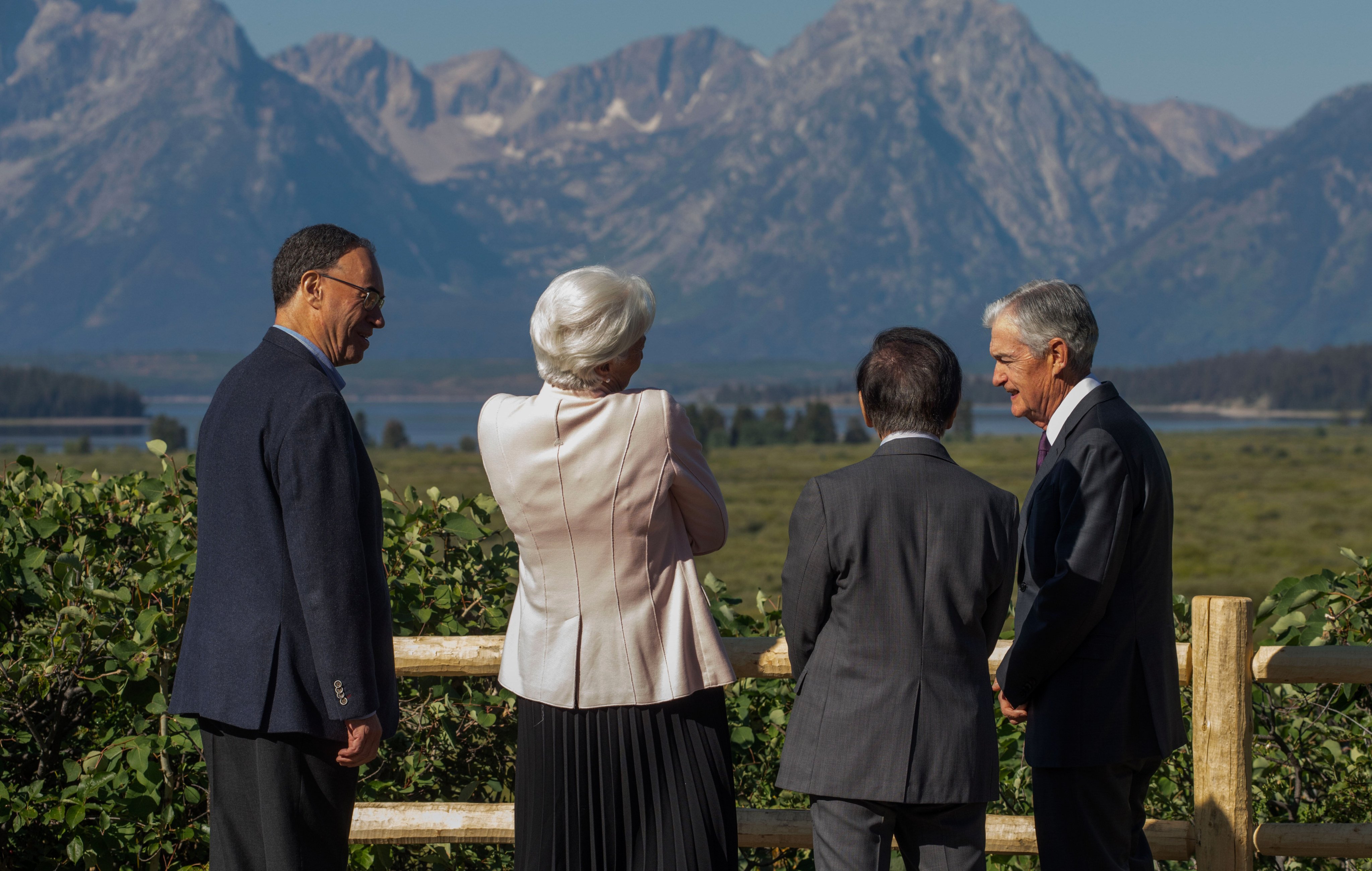 US Federal Reserve chairman Jerome Powell (right) chats with, from the left, Bank of England governor Andrew Bailey, Christine Lagarde,  president of the European Central Bank, and Bank of Japan Governor Kazuo Ueda during a break at the Jackson Hole Economic Policy Symposium in Moran, Wyoming, on August 22. Photo: AP