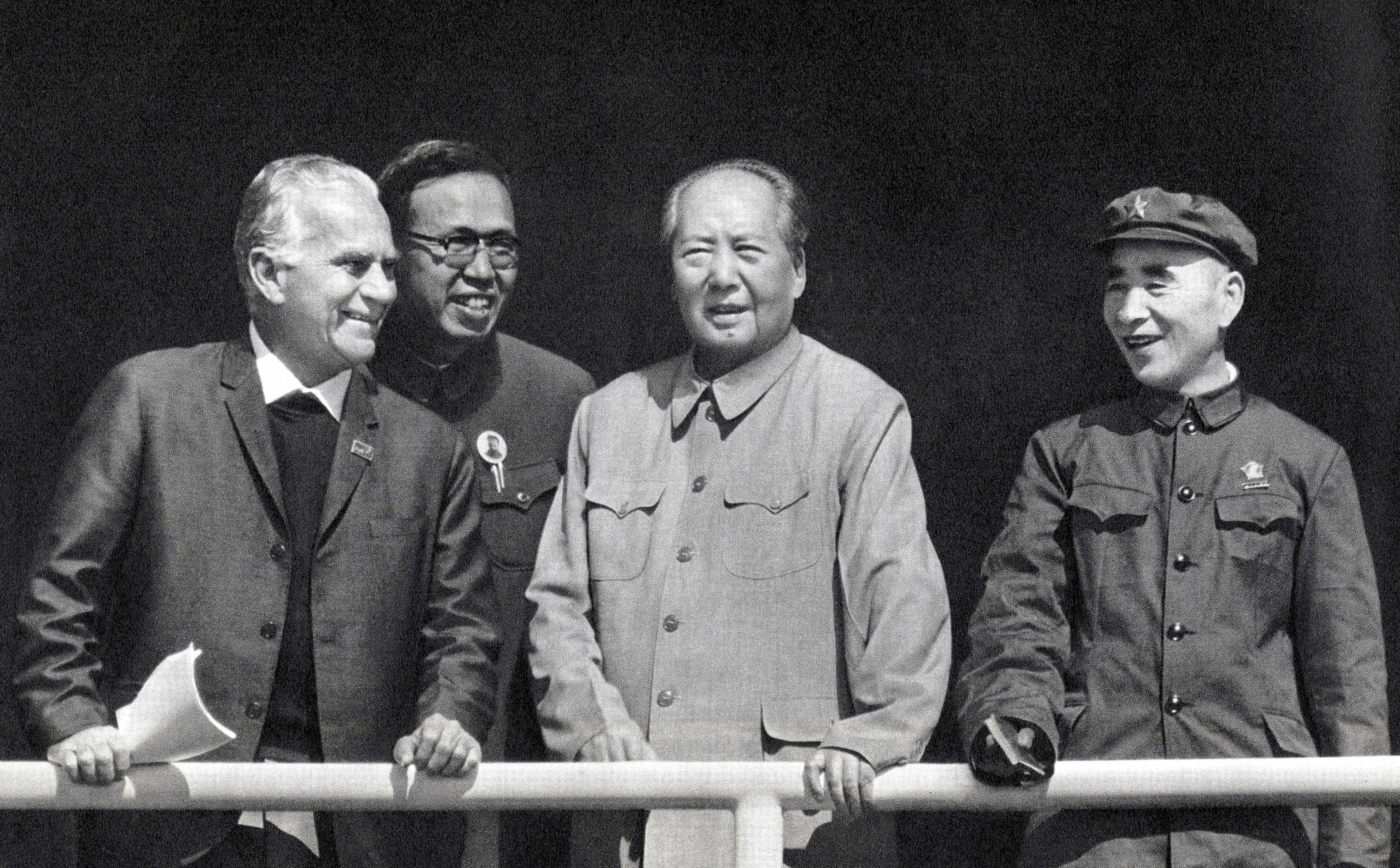 The book Red Star Over China by Edgar Snow (left) gave people in the West an understanding of Mao Zedong (right) and the Communist Party. Photo: AFP