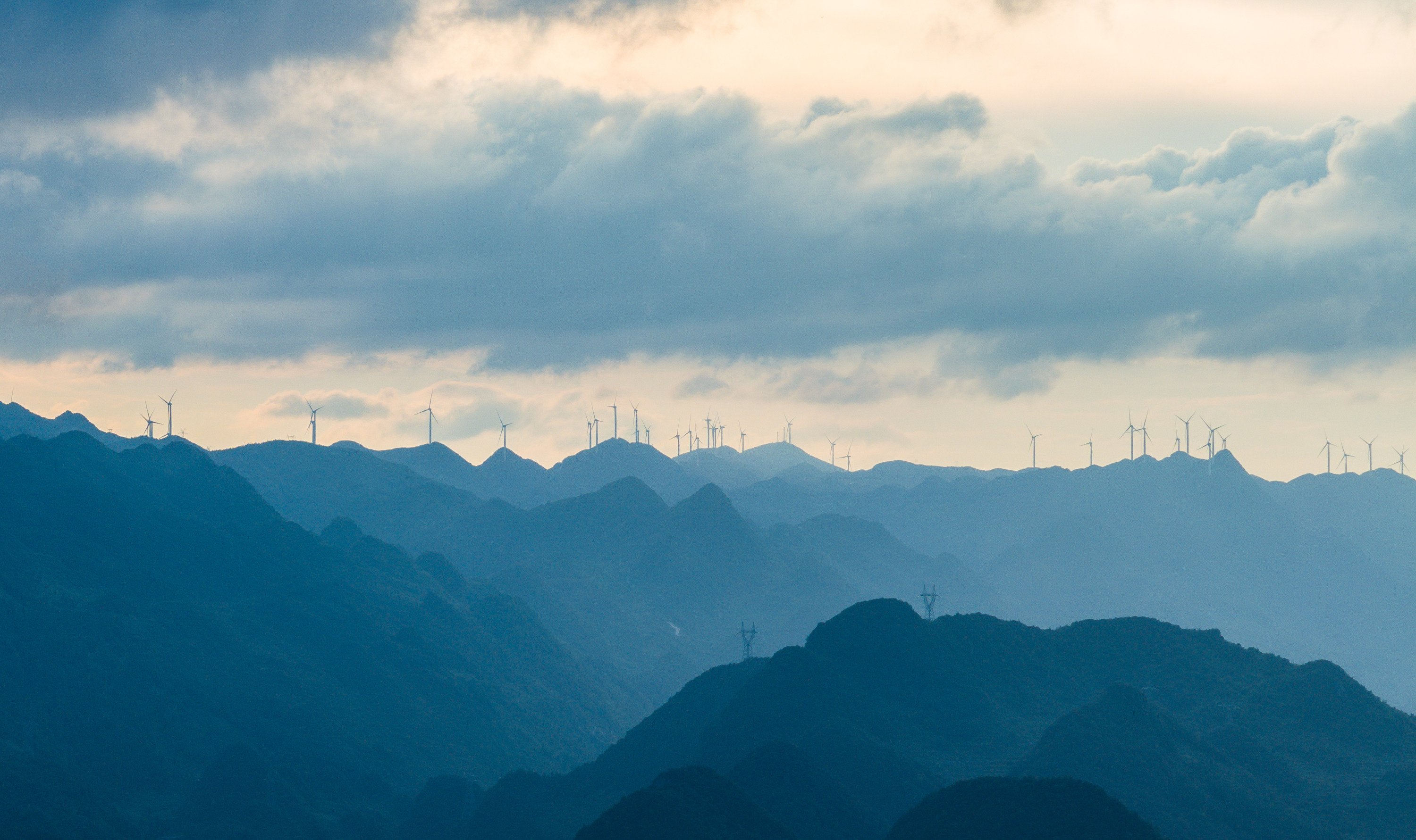 A photo taken on July 3, 2025, shows wind turbines on Meihua Mountain in Liupanshui, in southwest China’s Guizhou Province. Photo: Xinhua