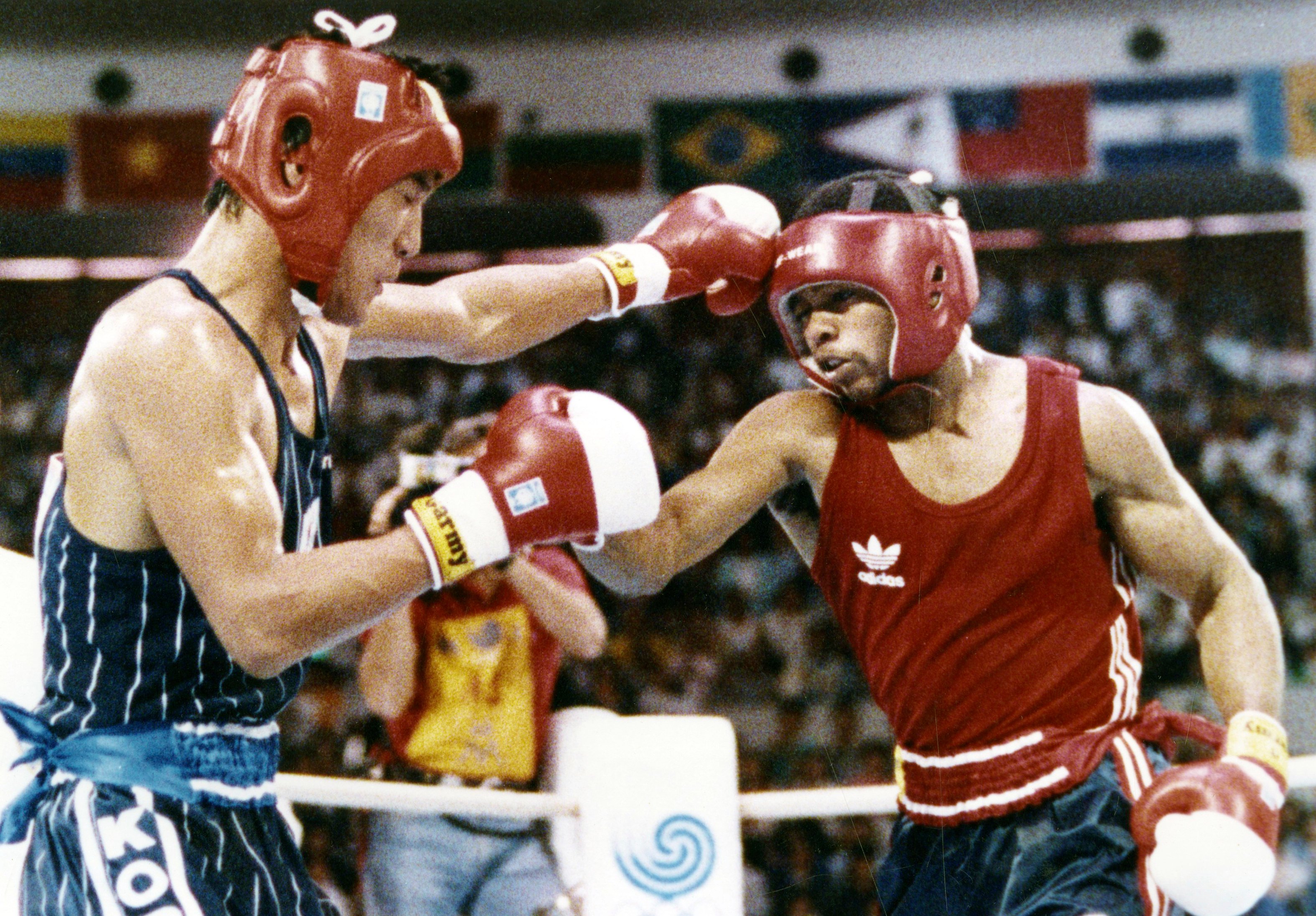 South Korea’s Park Si-hun (left) delivers a left jab to Roy Jones Jnr of the US during their fight at the 1988 Olympics in Seoul, South Korea. Photo: AP