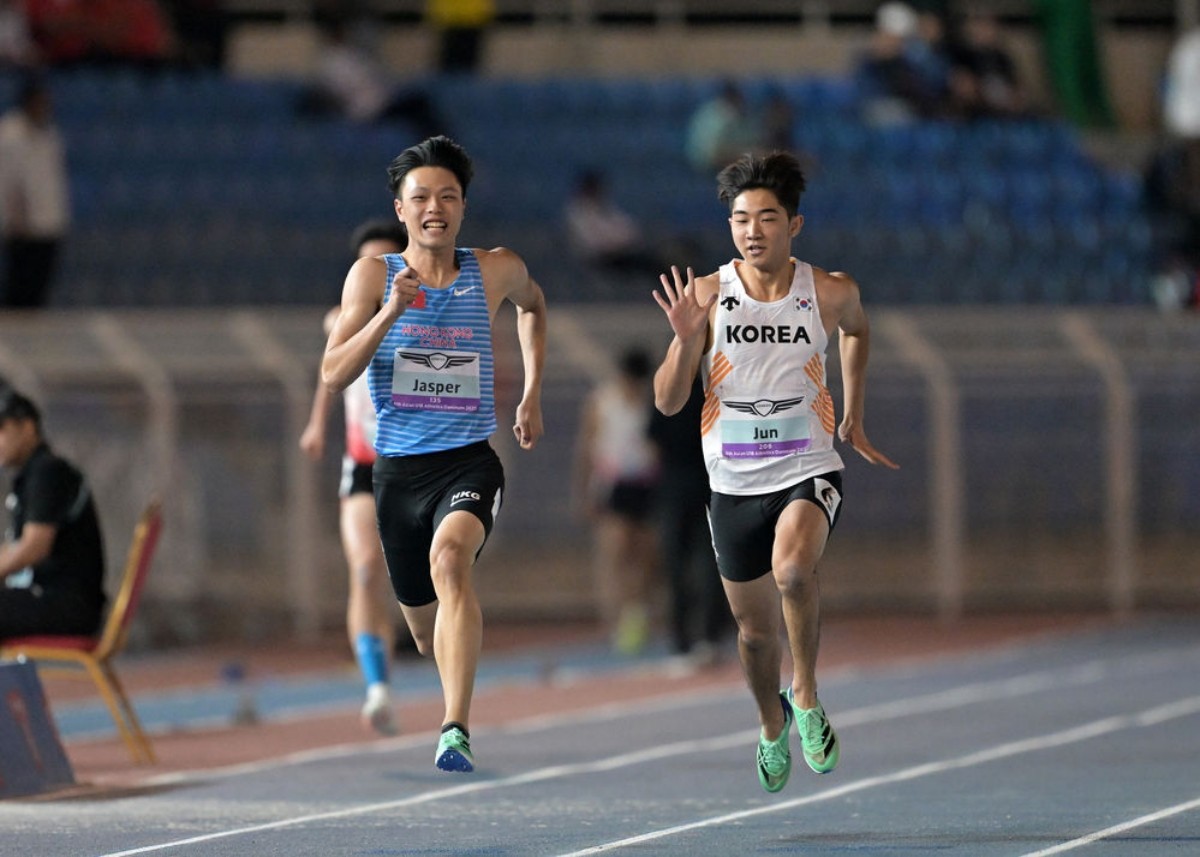 Hong Kong’s Jasper Koo (left) winning the 200m at the Asian Under-18 Championships in Saudi Arabia in April. Photo: Handout