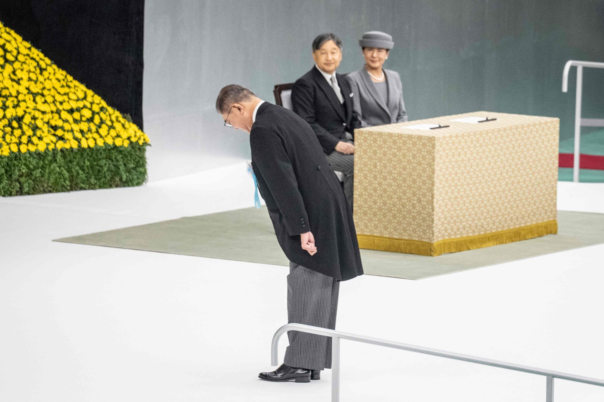 Ishiba bows at a memorial service marking the 80th anniversary of Japan’s surrender in WWII at the Nippon Budokan hall in Tokyo on August 15. Photo: AFP
