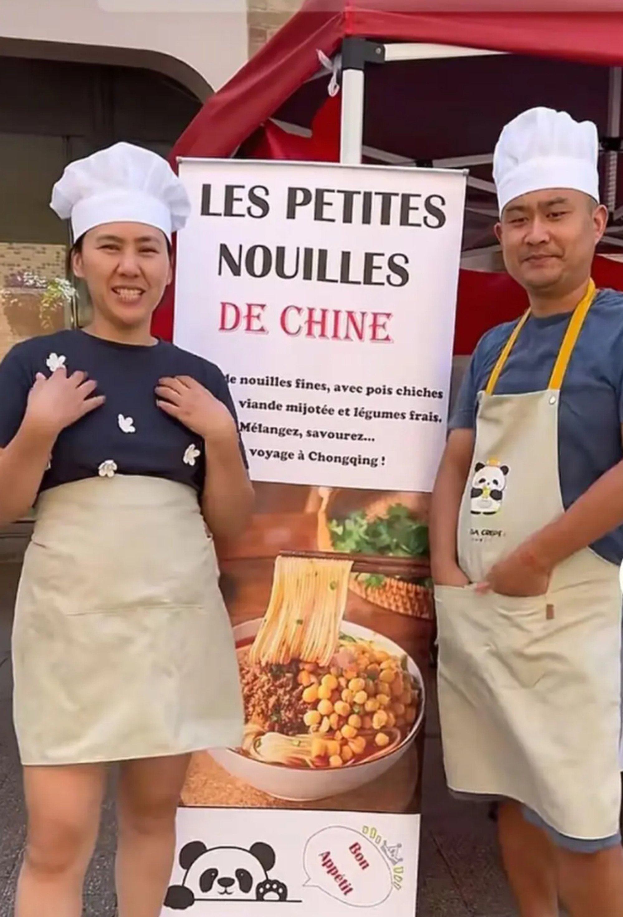 Going concern: On a good day, the couple can take in more than 1,000 euros. Photo: QQ.com Going concern: On a good day, the couple can take in more than 1,000 euros. Photo: QQ.com