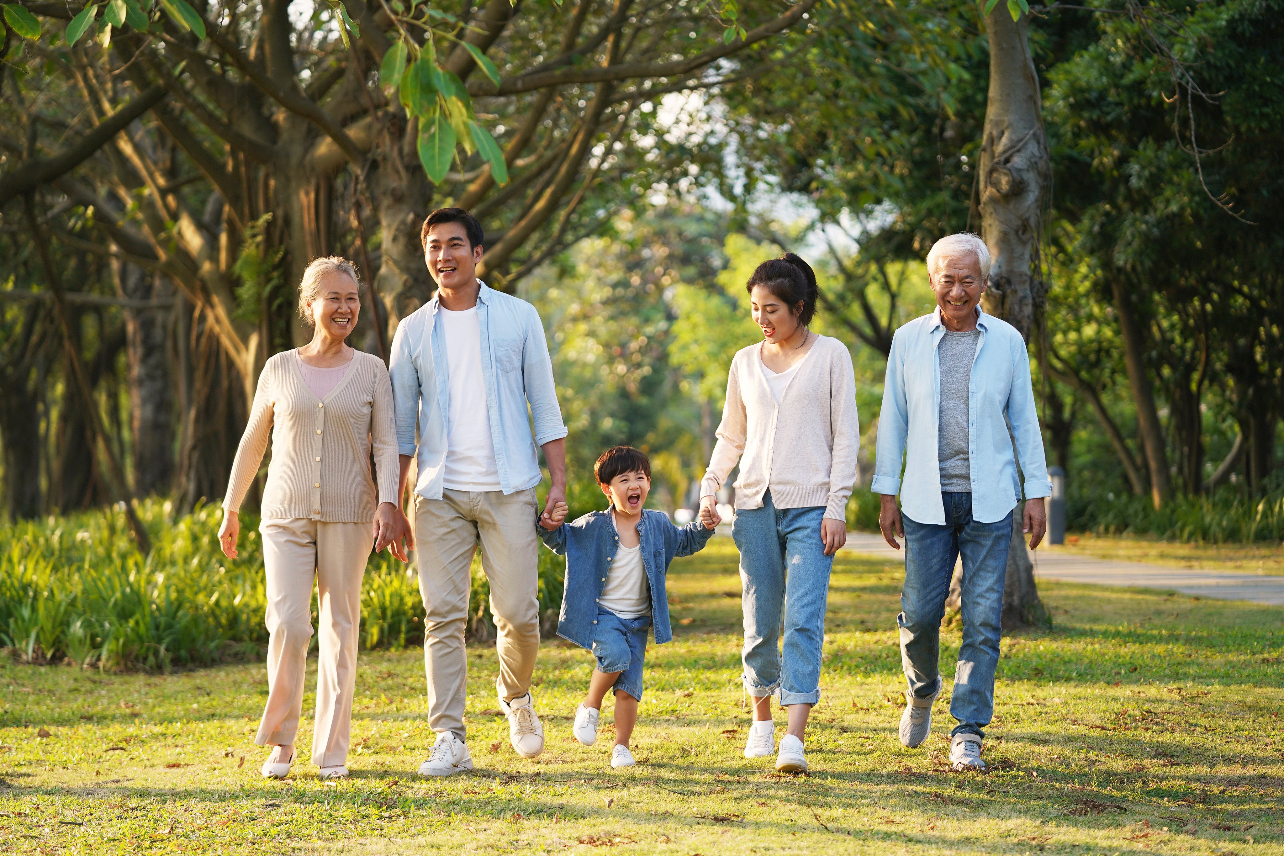 If you find yourself losing focus after hours of concentration, a walk in nature could recharge your mental batteries. Photo: Shutterstock