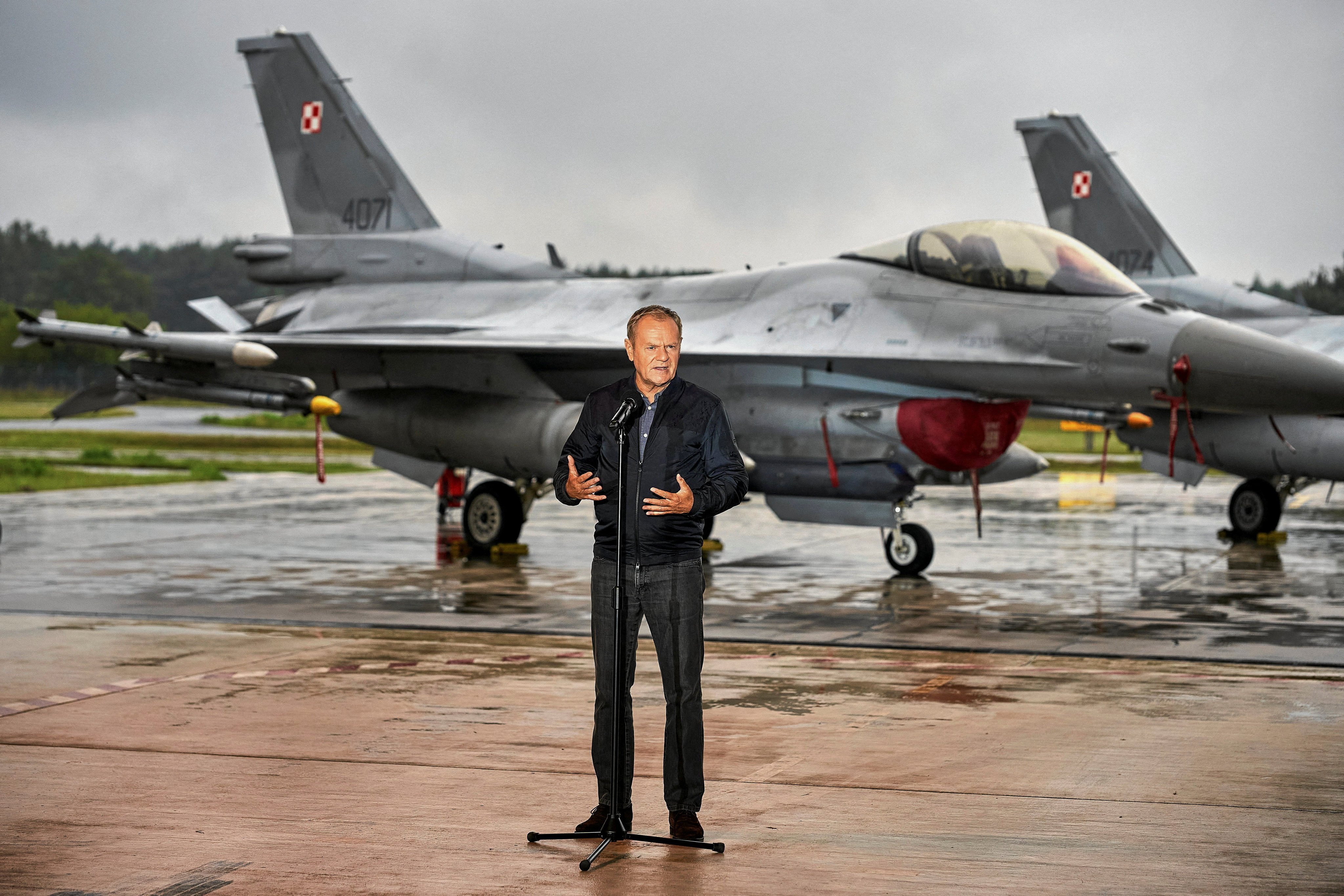 Polish Prime Minister Donald Tusk holds a press conference about the threat posed by Russian drones. Photo: Agencja Wyborcza.pl/Tomasz Stanczak via Reuters