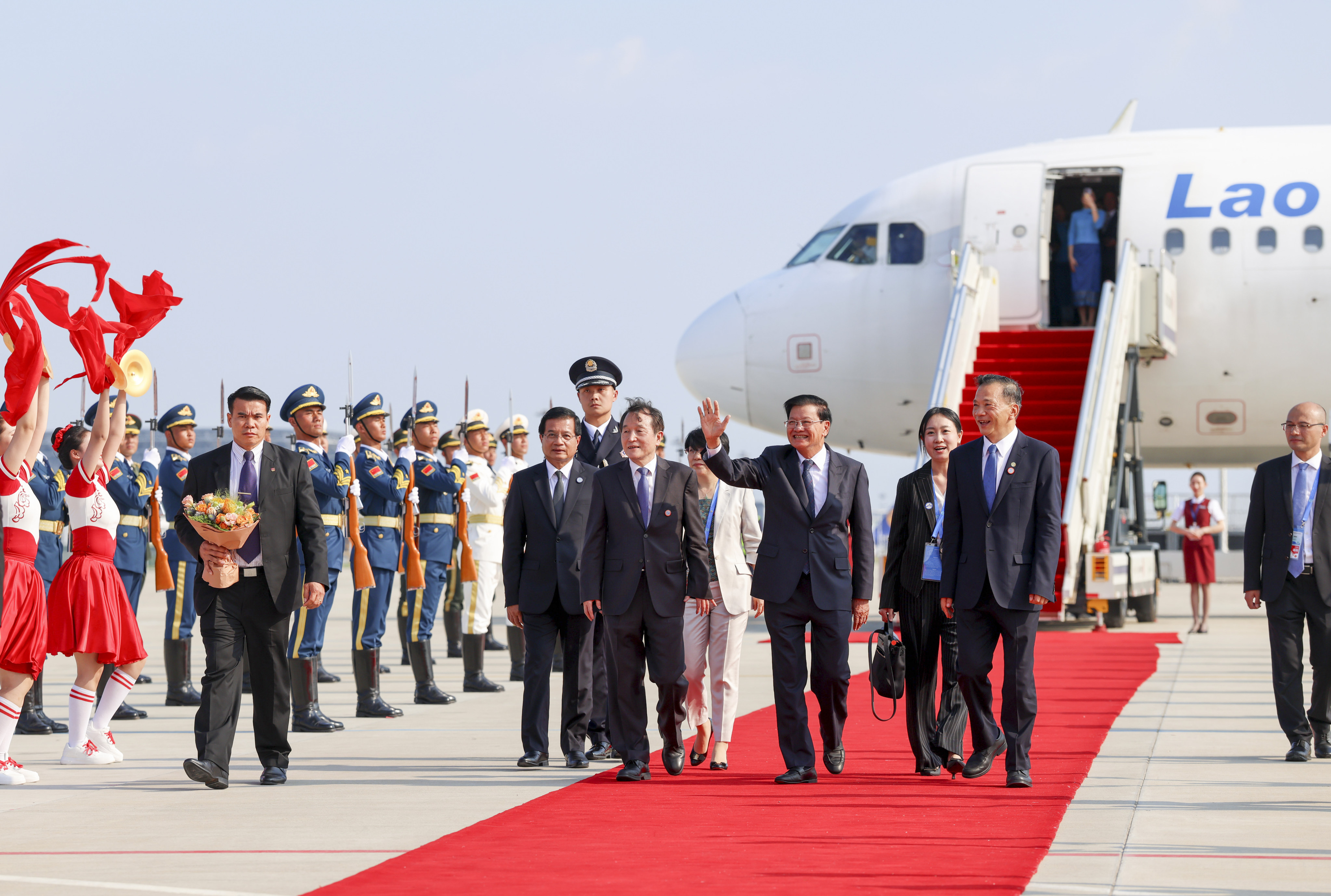Lao President Thongloun Sisoulith arrives for the Shanghai Cooperation Organisation summit in Tianjin on August 31. Photo: Xinhua